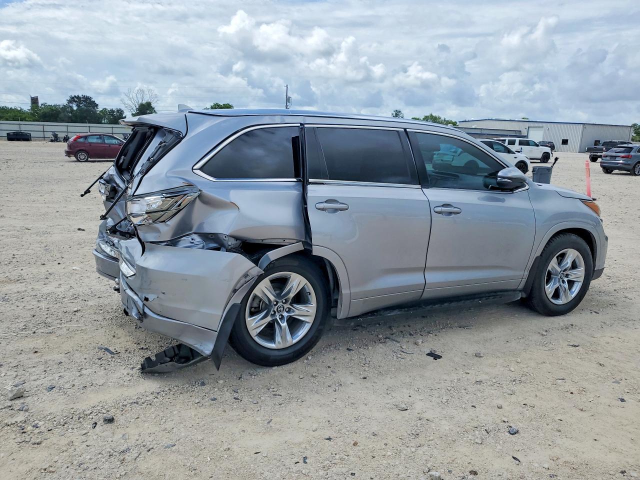 2016 Toyota Highlander Limited Silver vin: 5TDYKRFH7GS184892