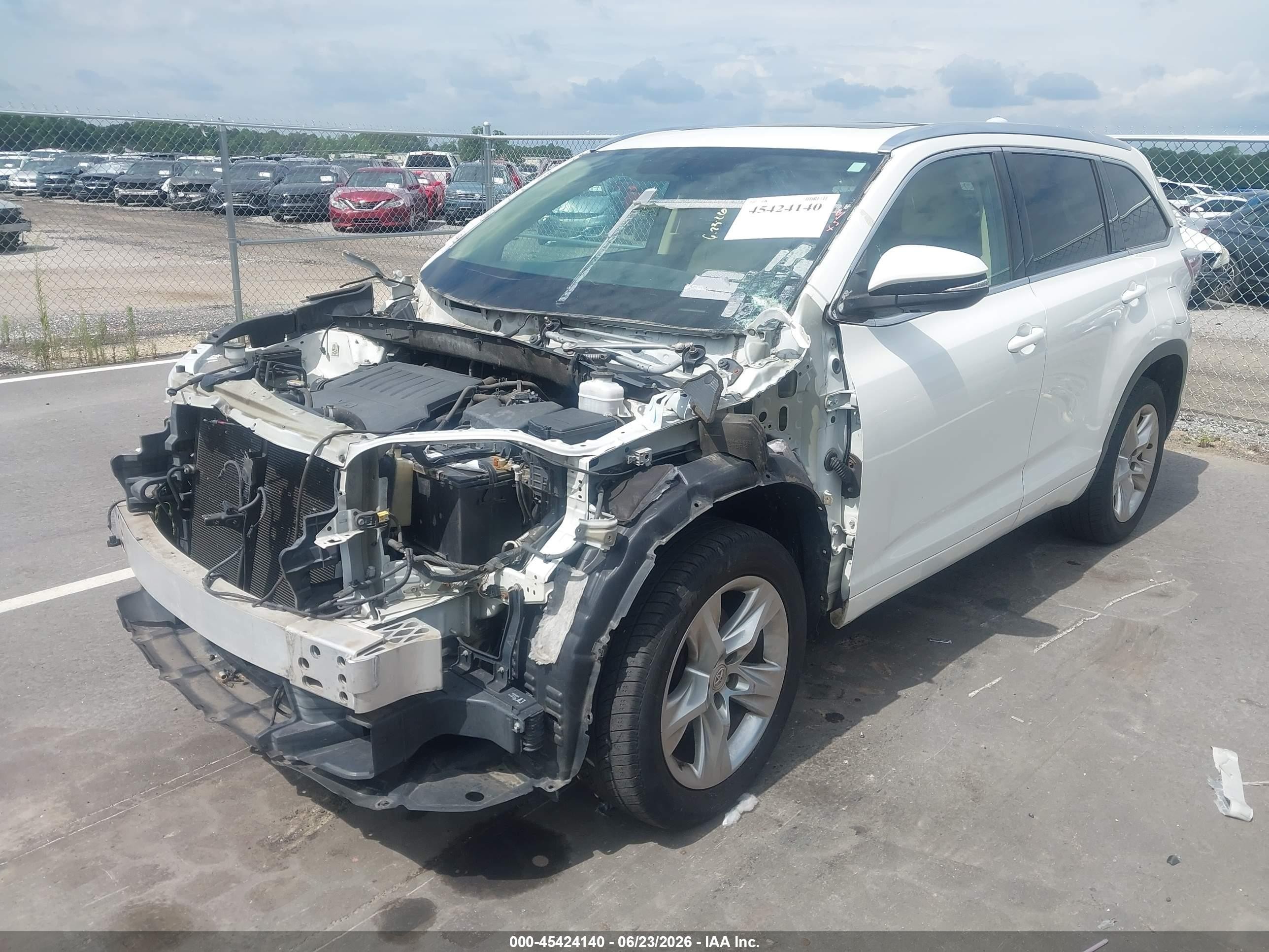 2015 Toyota Highlander Limited V6 White vin: 5TDYKRFH8FS040315