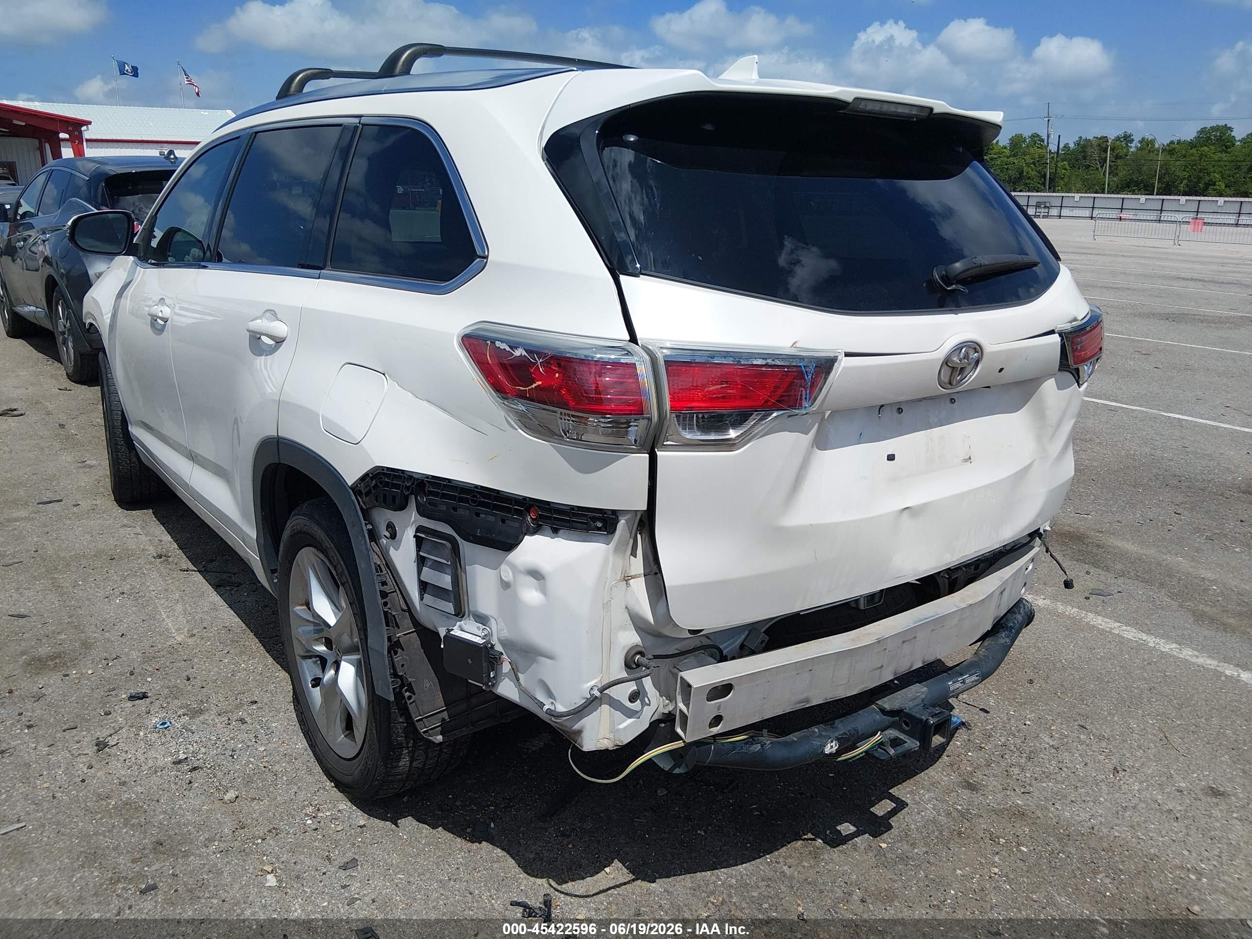 2015 Toyota Highlander Limited V6 White vin: 5TDYKRFH8FS080491