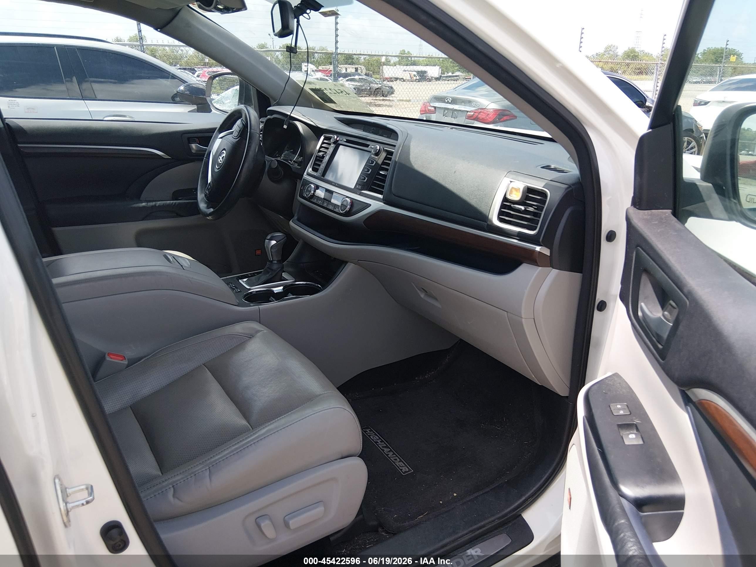2015 Toyota Highlander Limited V6 White vin: 5TDYKRFH8FS080491