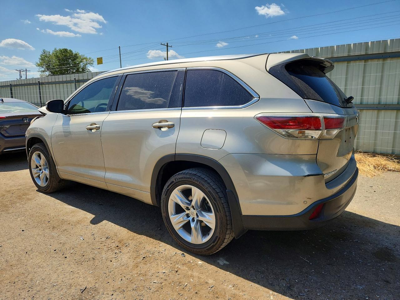2015 Toyota Highlander Limited Silver vin: 5TDYKRFH8FS086002