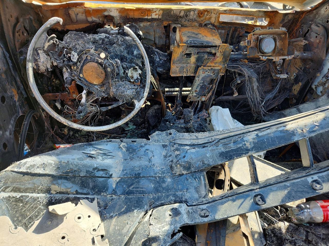 2015 Toyota Highlander Limited Burn vin: 5TDYKRFH9FS040971