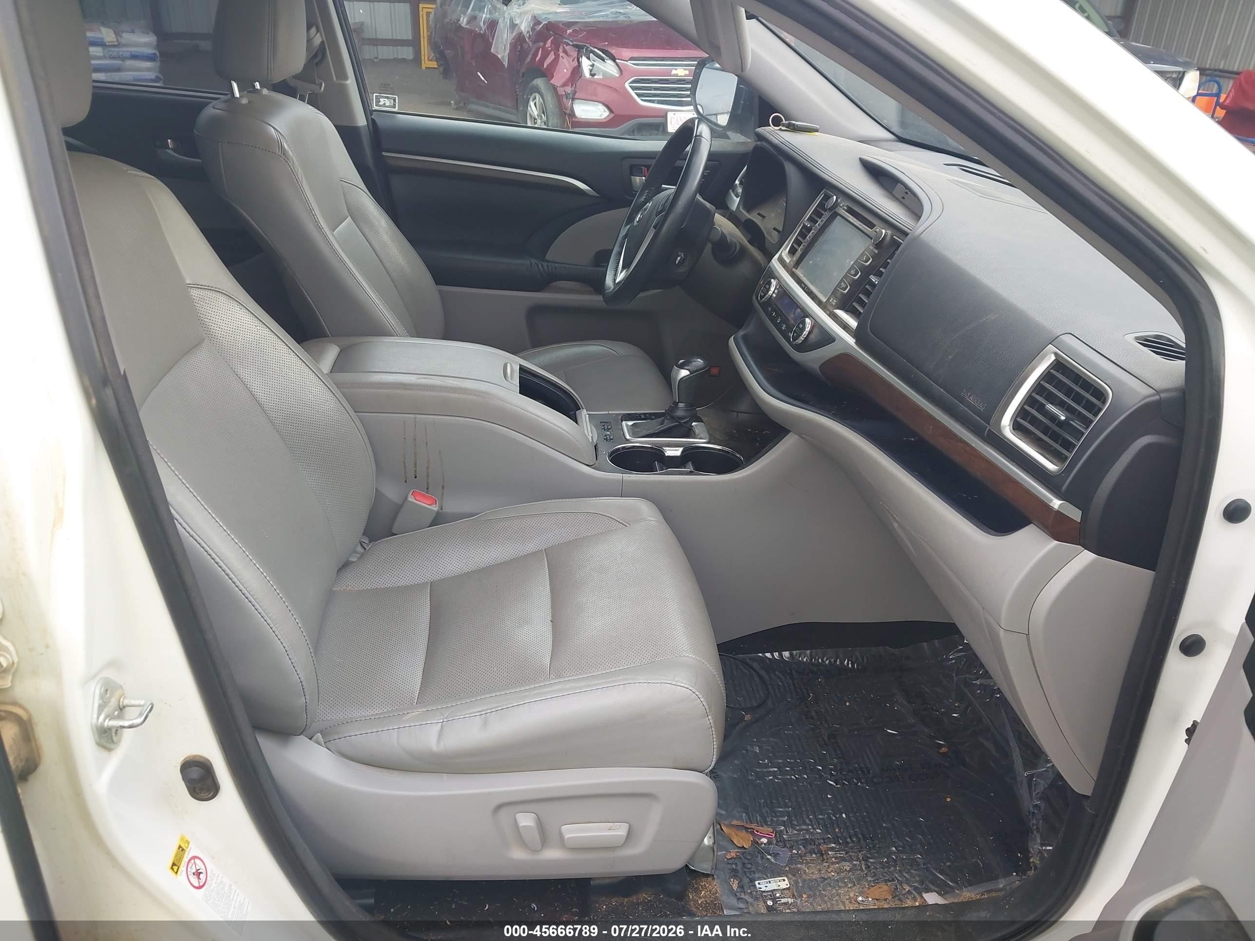 2015 Toyota Highlander Limited V6 White vin: 5TDYKRFH9FS074621