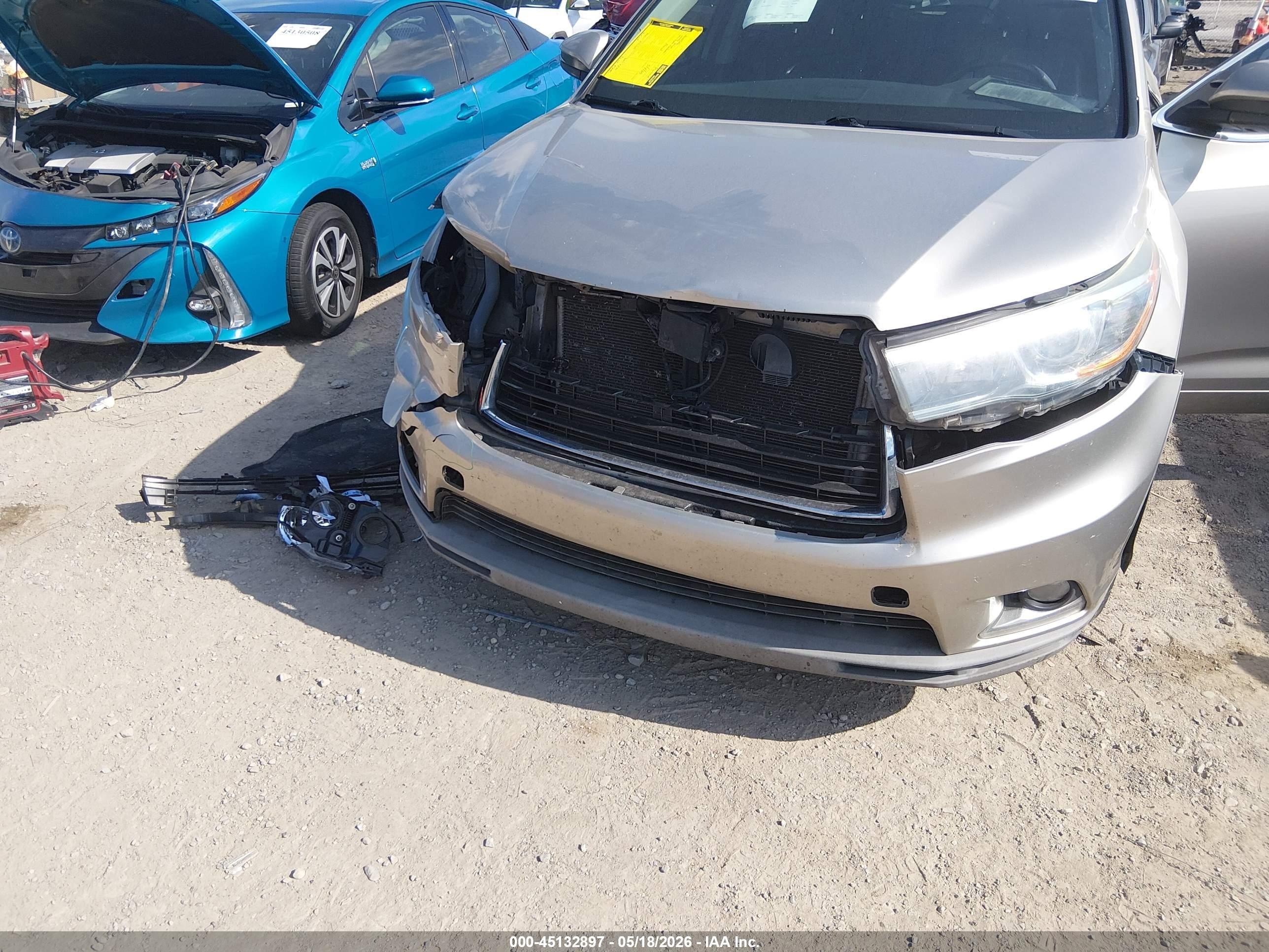 2015 Toyota Highlander Limited V6 Gold vin: 5TDYKRFH9FS080838