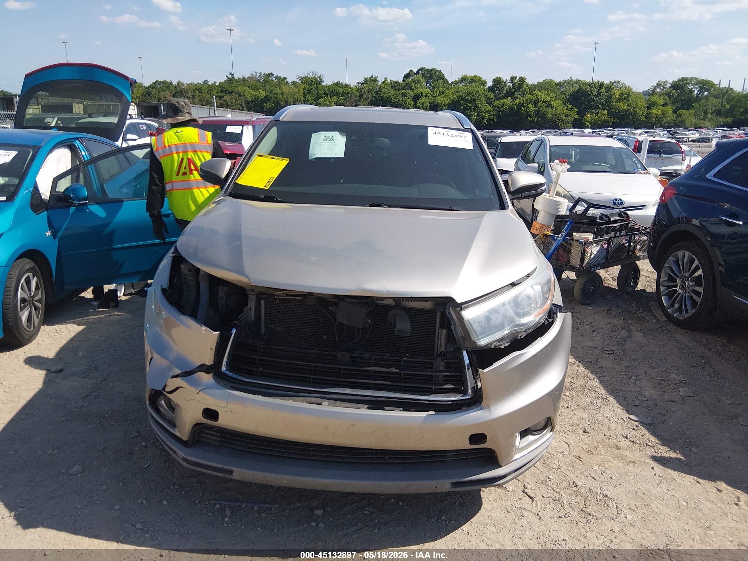 2015 Toyota Highlander Limited V6 Gold vin: 5TDYKRFH9FS080838