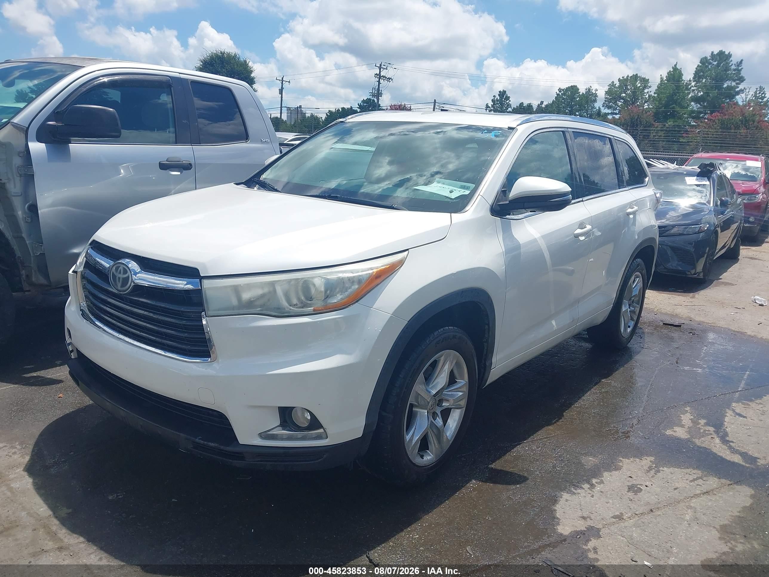 2015 Toyota Highlander Limited V6 Белый vin: 5TDYKRFHXFS093792