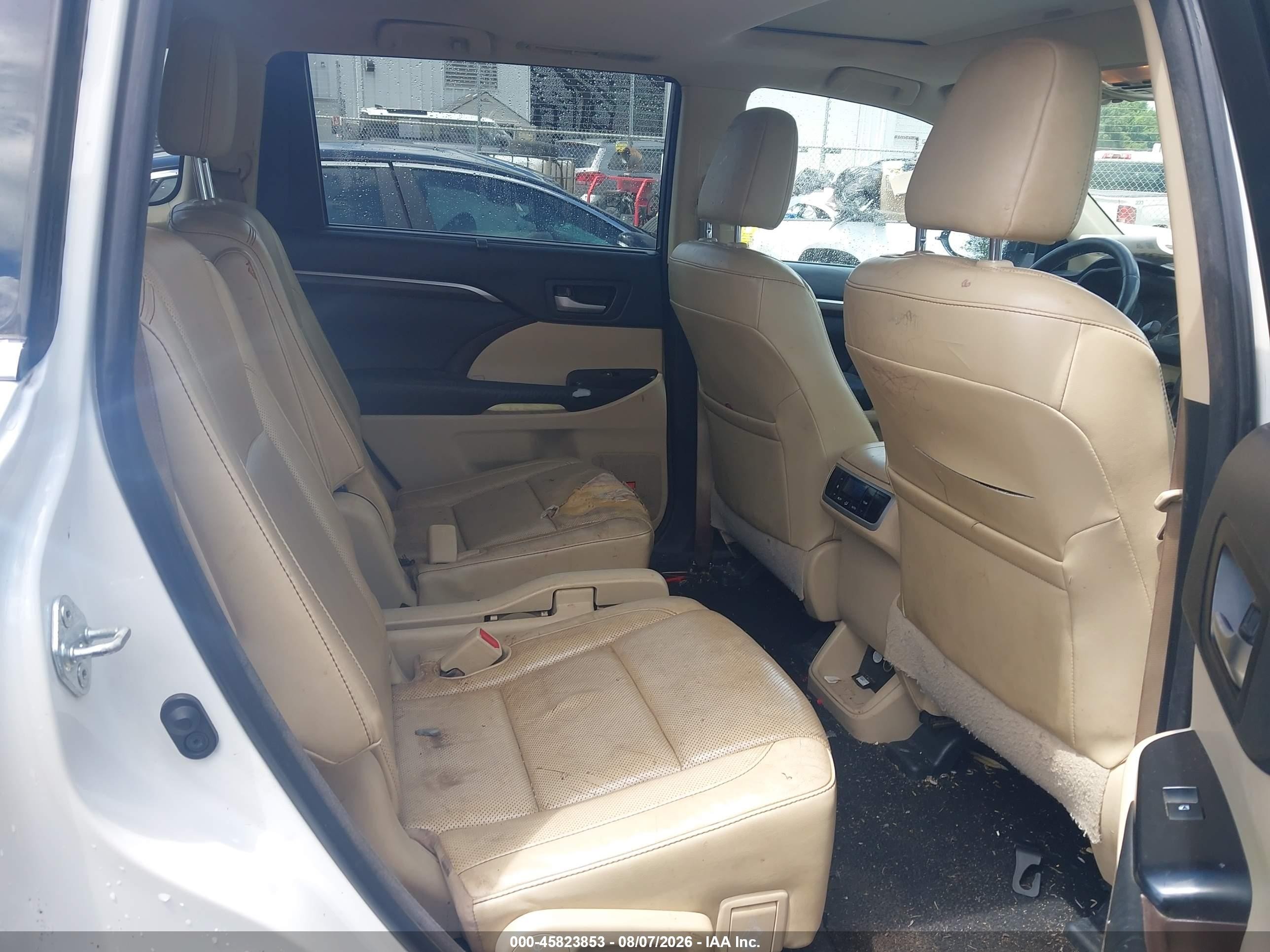 2015 Toyota Highlander Limited V6 Белый vin: 5TDYKRFHXFS093792