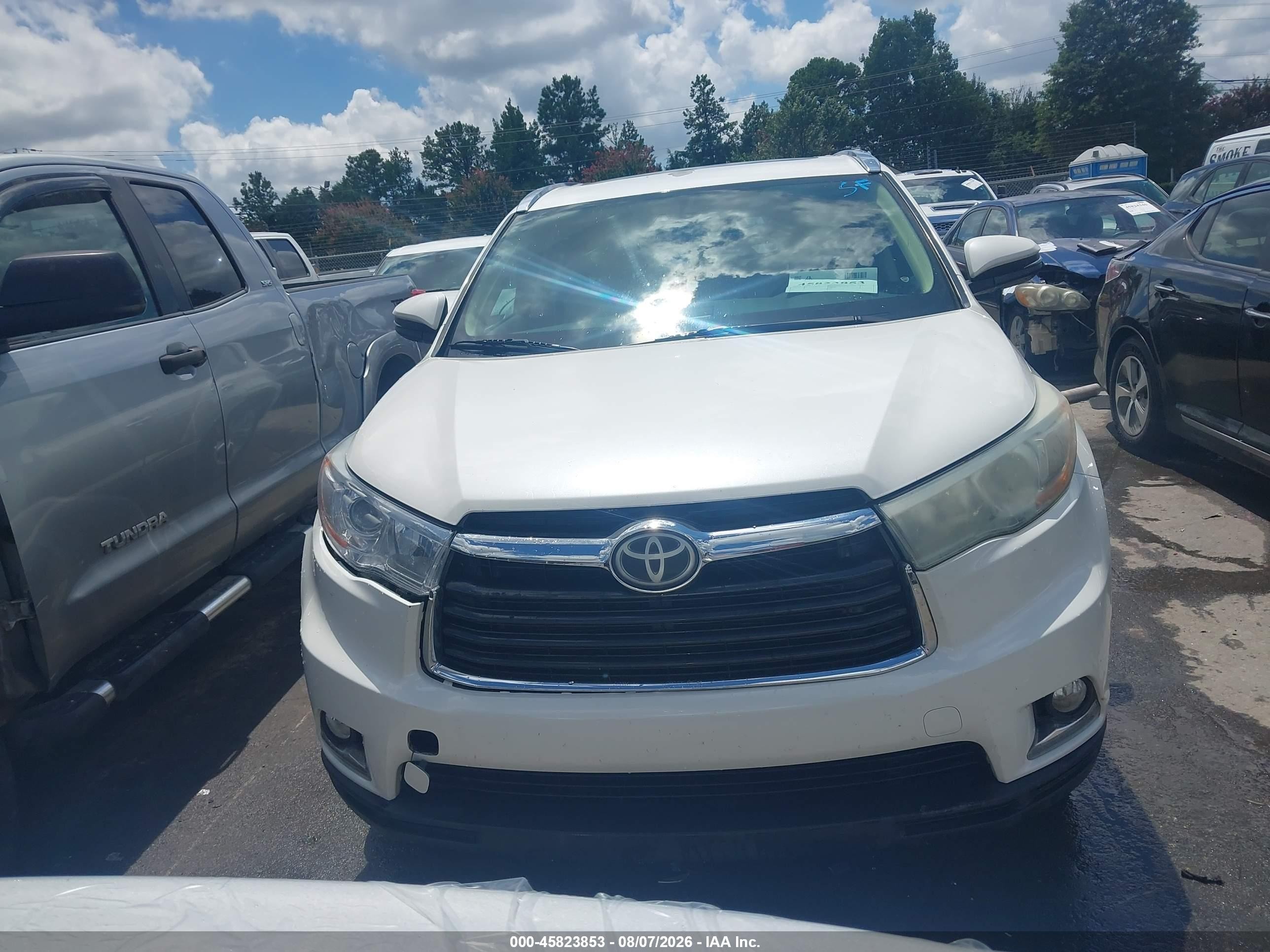 2015 Toyota Highlander Limited V6 Белый vin: 5TDYKRFHXFS093792
