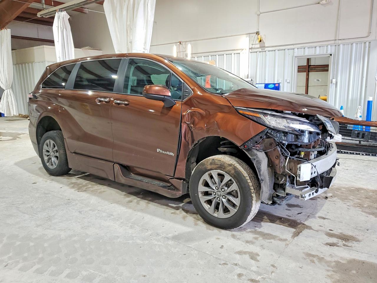2023 Toyota Sienna Xle Коричневый vin: 5TDYRKEC1PS158524