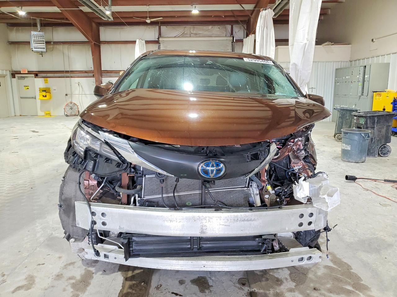 2023 Toyota Sienna Xle Коричневый vin: 5TDYRKEC1PS158524