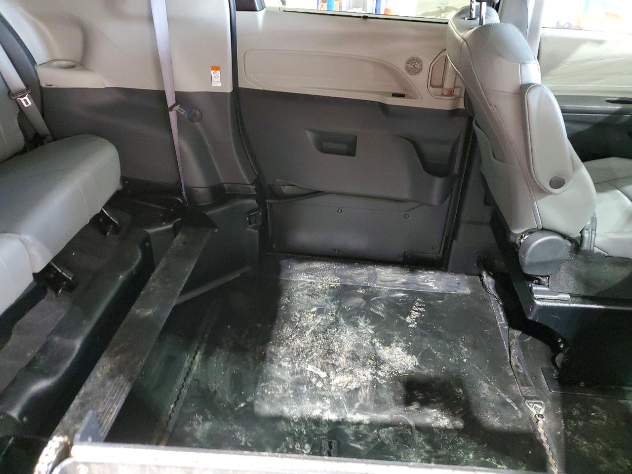 2023 Toyota Sienna Xle Коричневый vin: 5TDYRKEC1PS158524