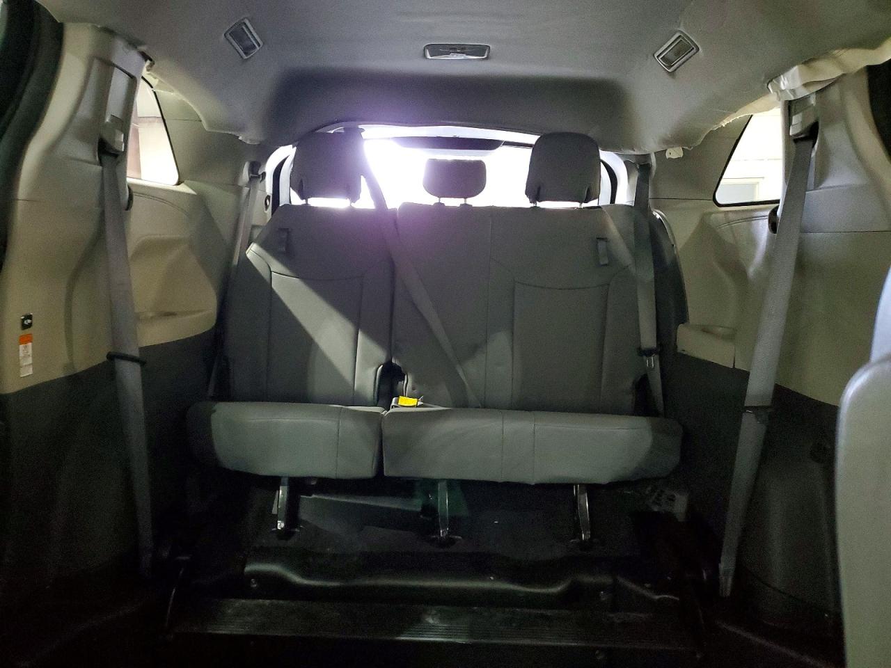 2023 Toyota Sienna Xle Коричневый vin: 5TDYRKEC1PS158524