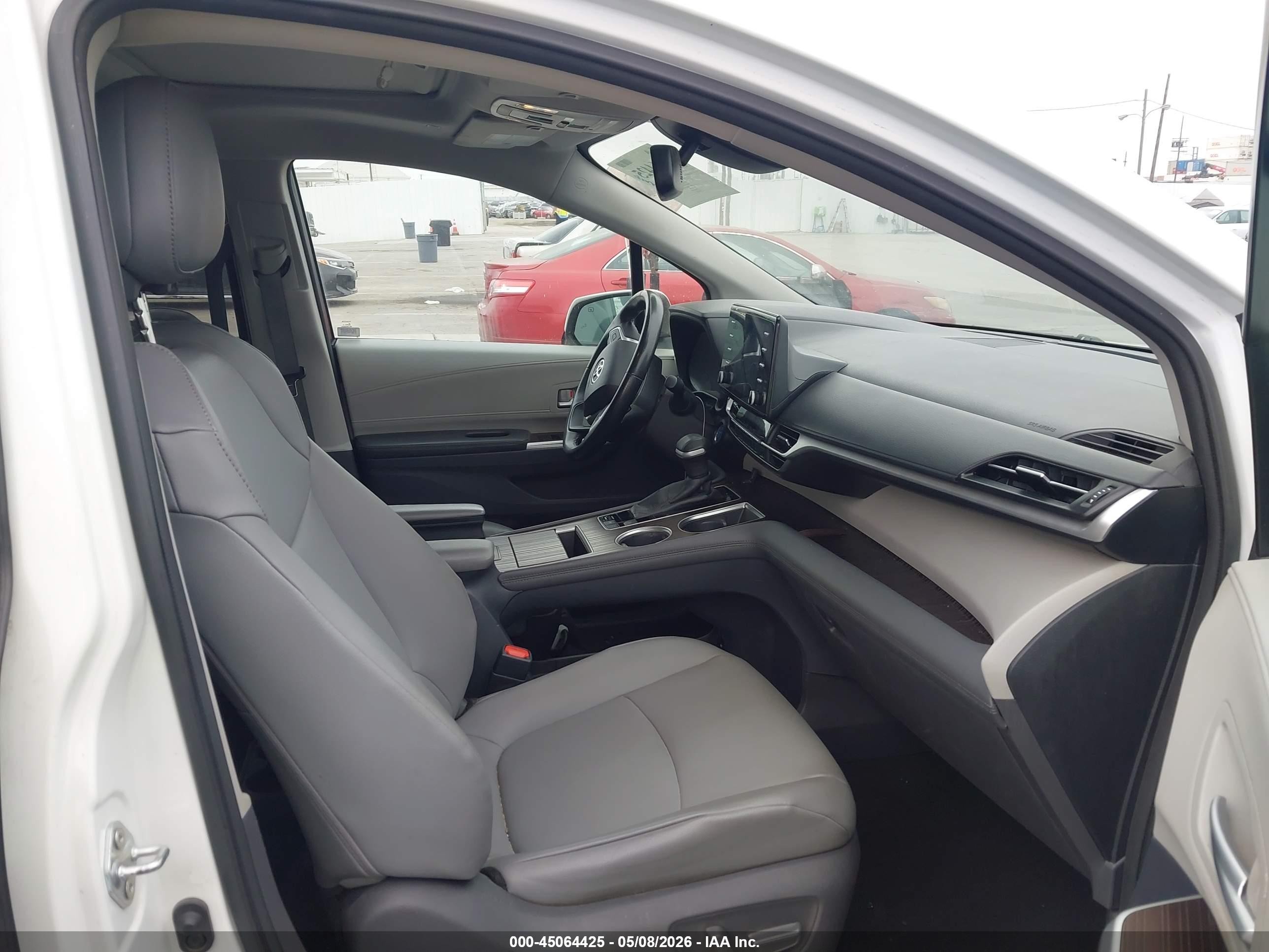 2021 Toyota Sienna Xle White vin: 5TDYRKEC2MS021426