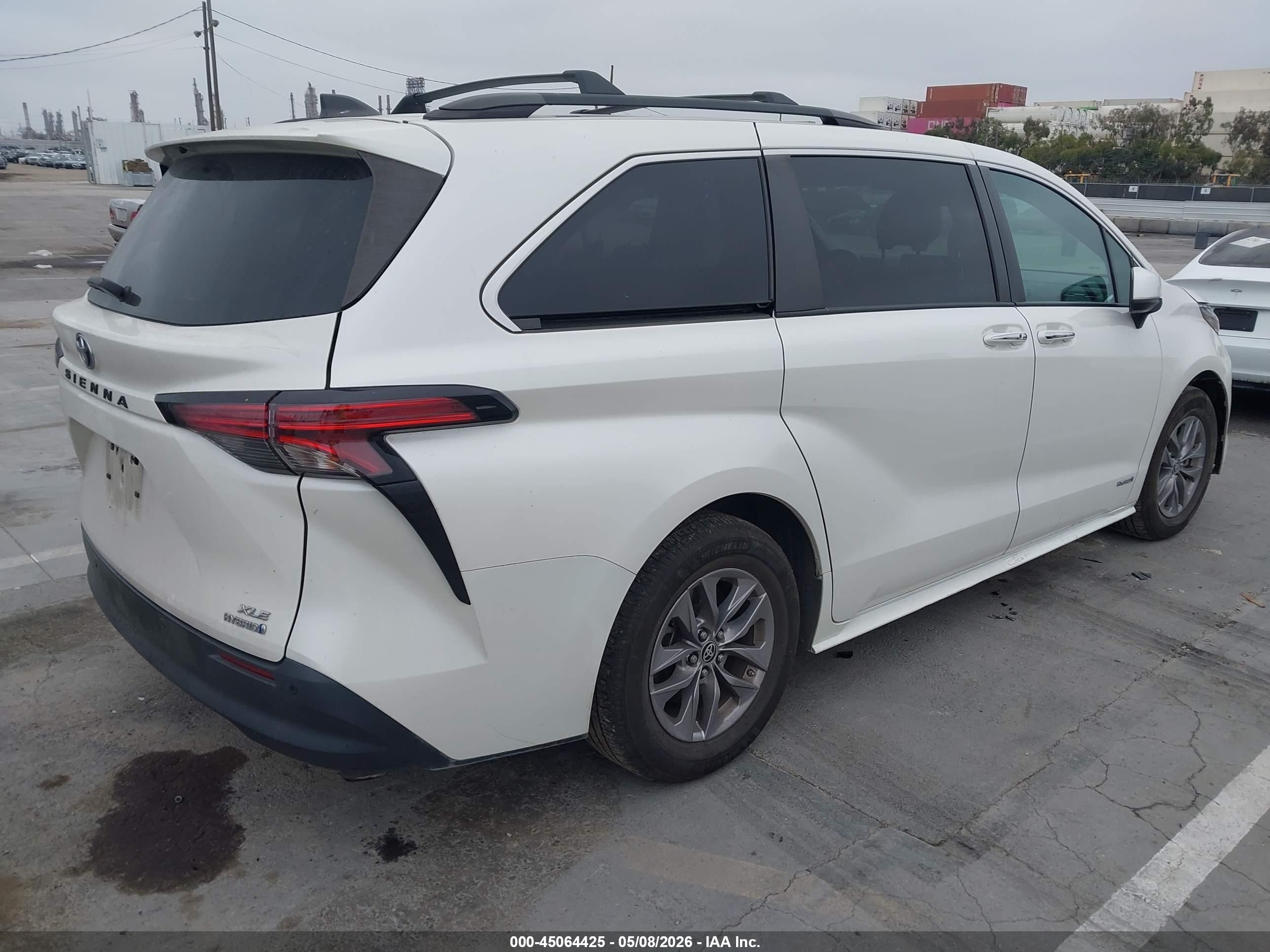 2021 Toyota Sienna Xle White vin: 5TDYRKEC2MS021426