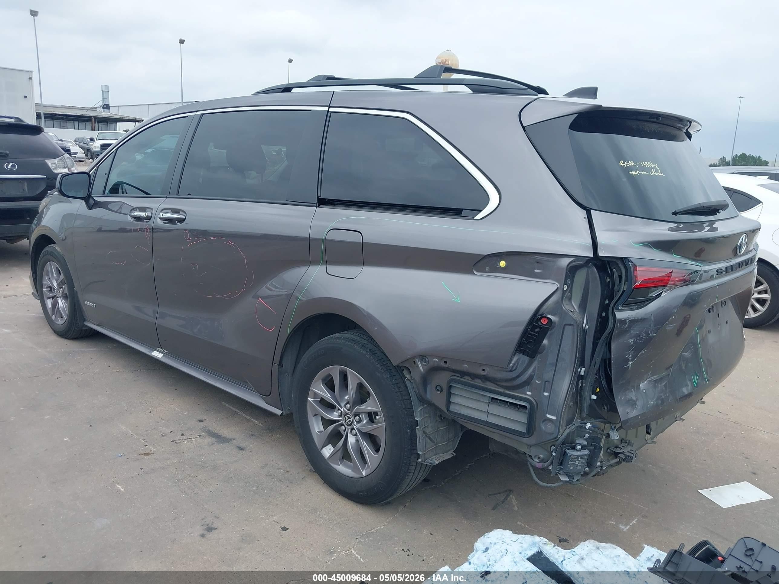 2021 Toyota Sienna Xle Gray vin: 5TDYRKEC2MS042860