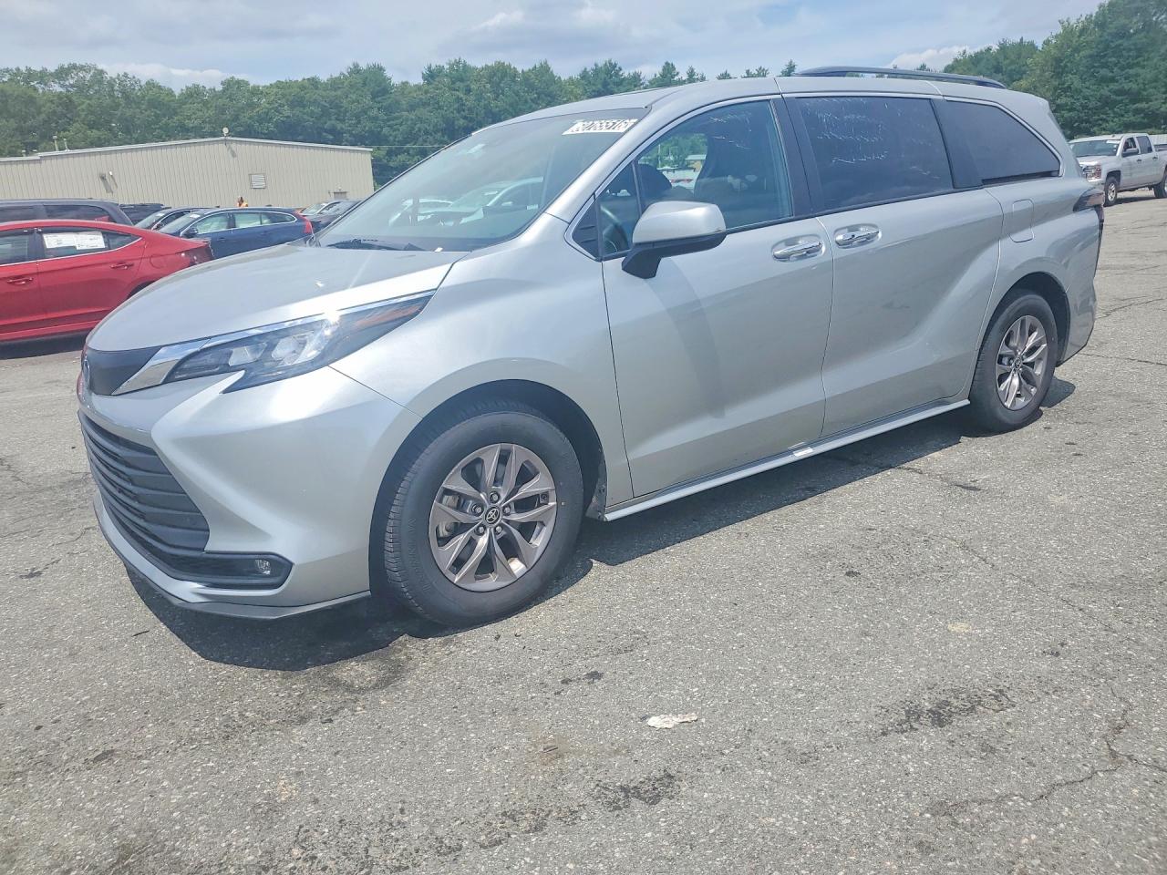 2025 Toyota Sienna Xle 8-passenger Серебряный vin: 5TDYRKEC2SS228752