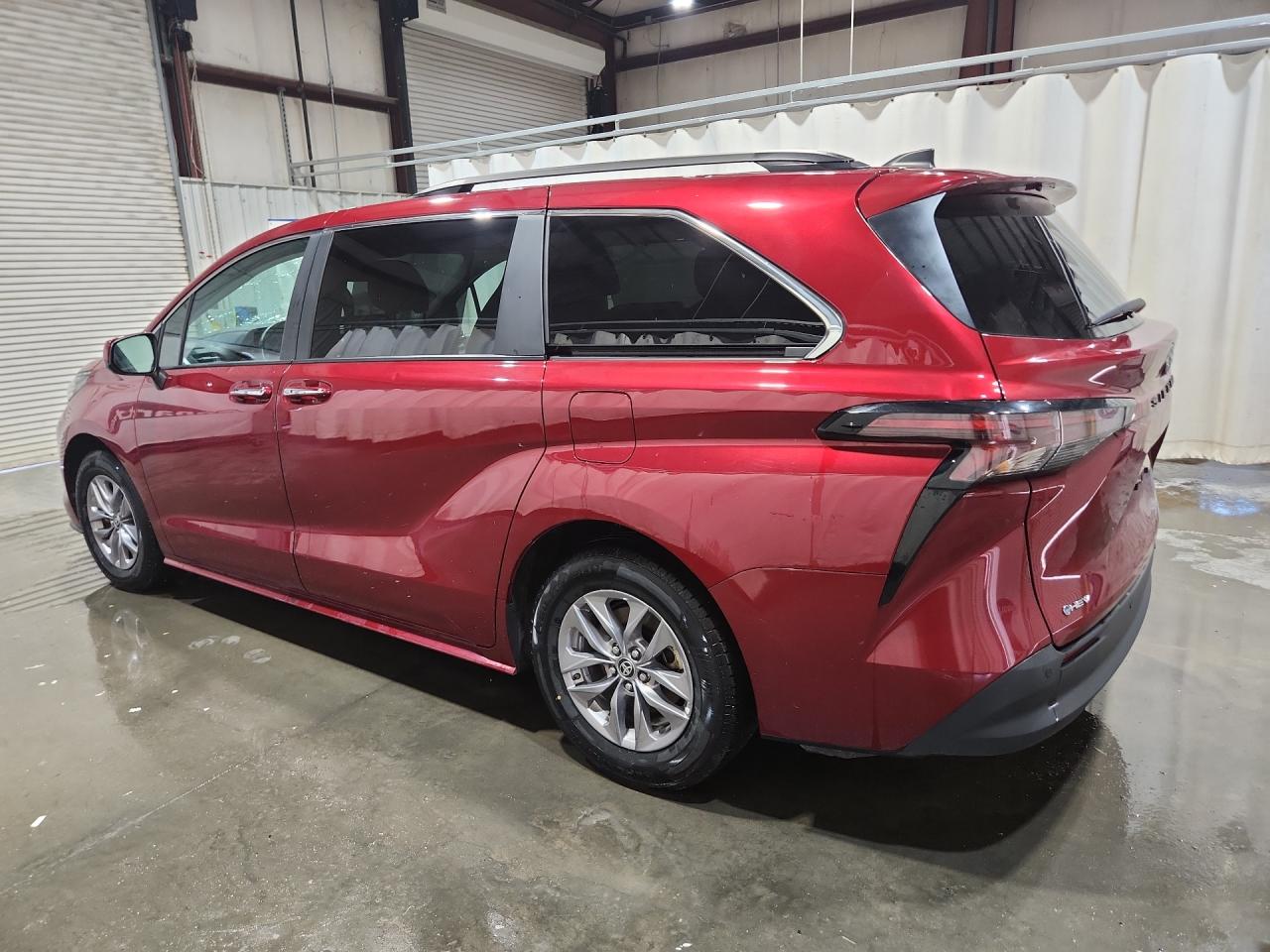 2025 Toyota Sienna Xle 8-passenger Red vin: 5TDYRKEC2SS243705 Damage: Left Front Door, Hail Damage, 4