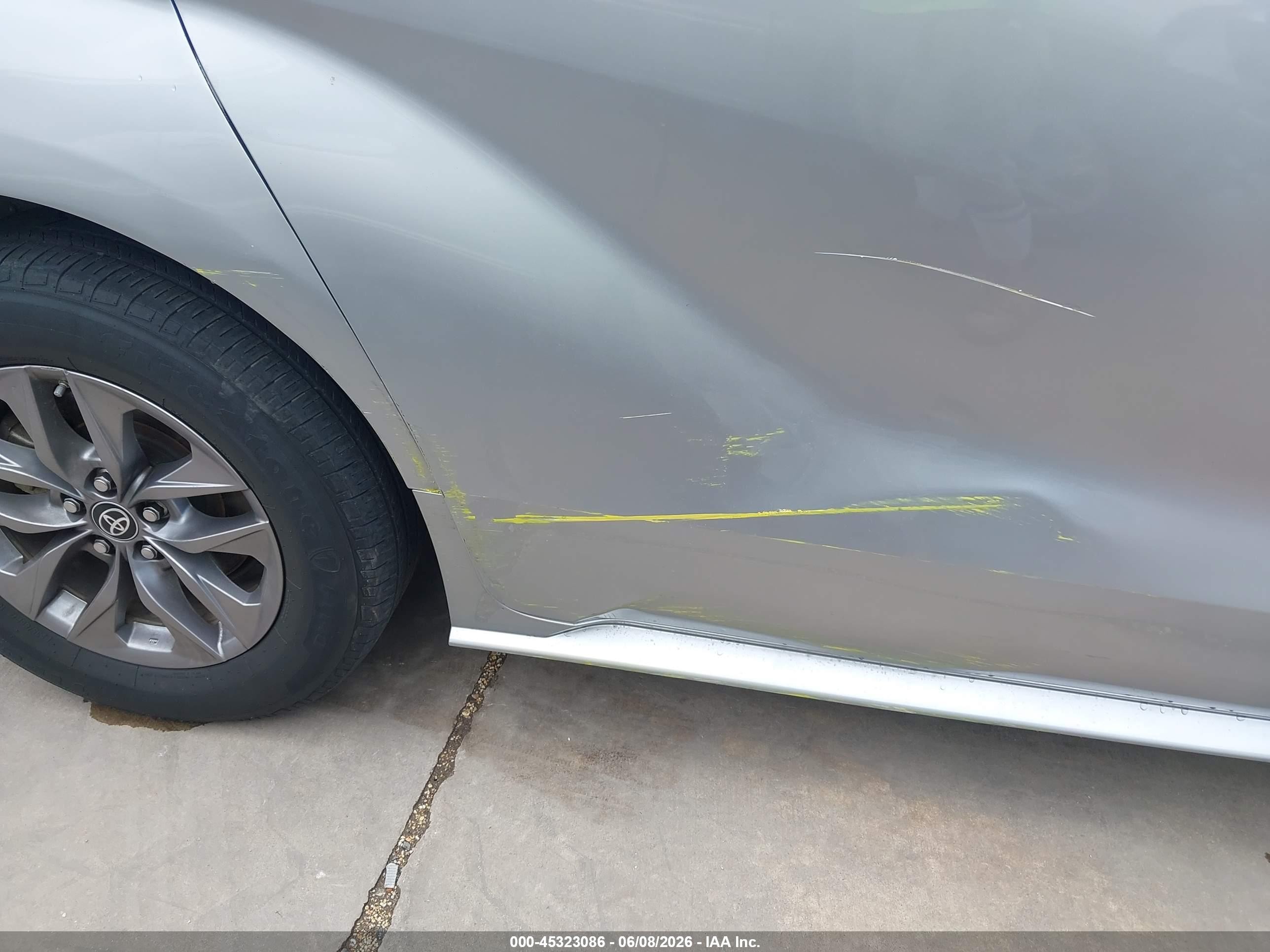 2023 Toyota Sienna Xle Gray vin: 5TDYRKEC3PS176278