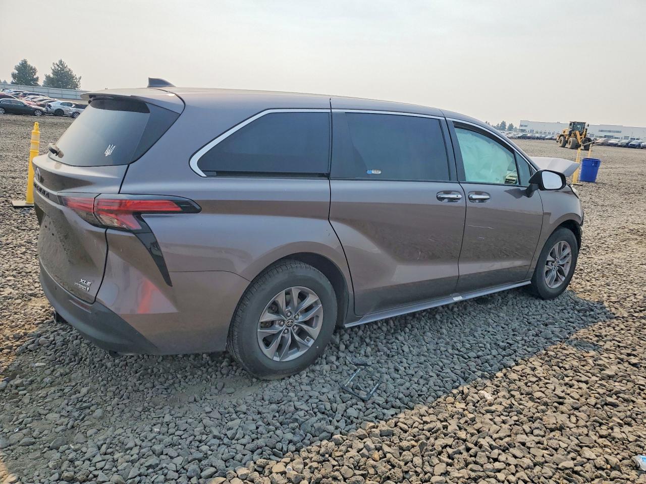 2022 Toyota Sienna Xle Gray vin: 5TDYRKEC4NS093309