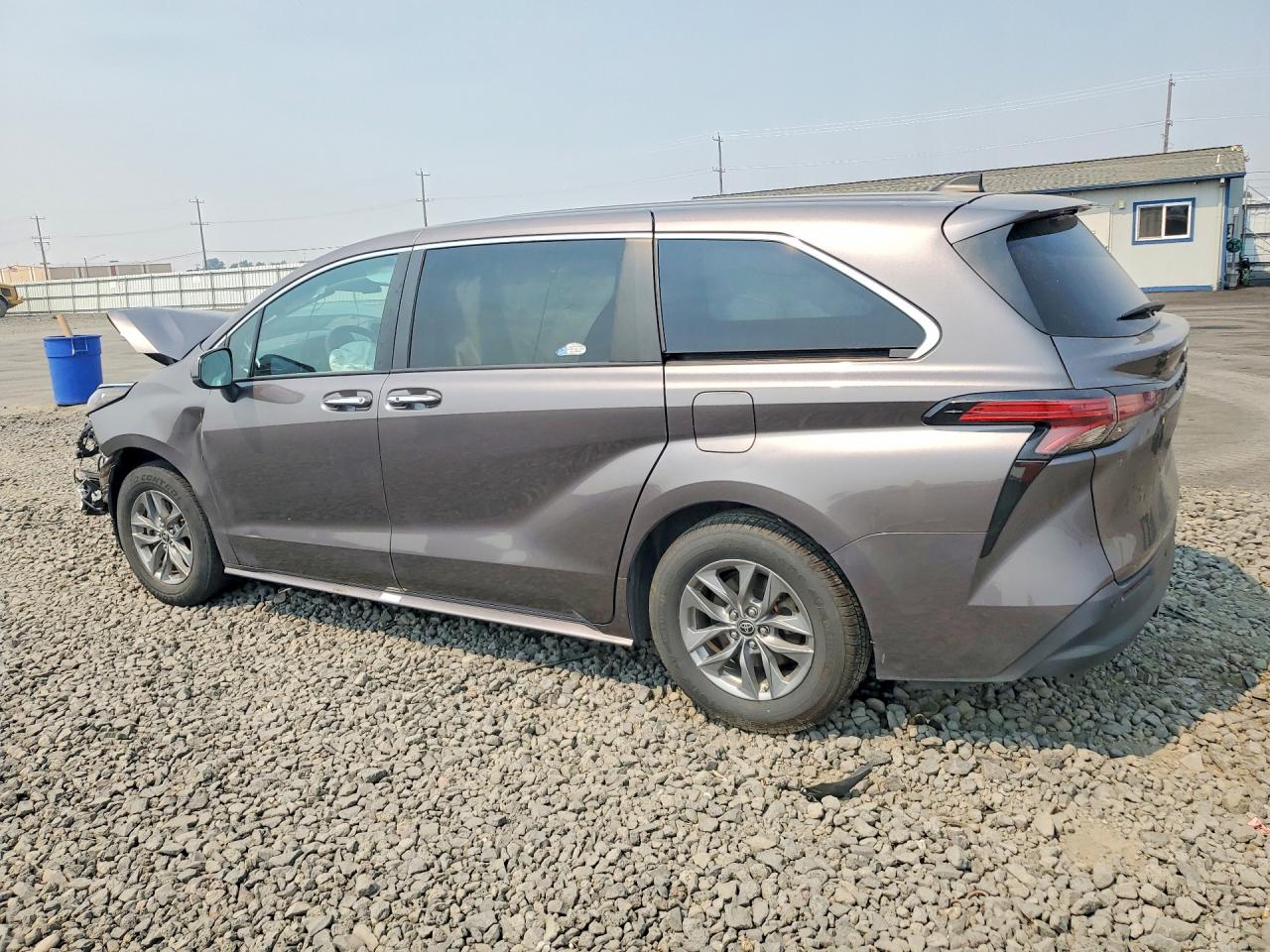 2022 Toyota Sienna Xle Gray vin: 5TDYRKEC4NS093309