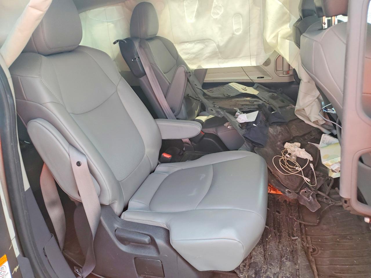 2022 Toyota Sienna Xle Gray vin: 5TDYRKEC4NS093309