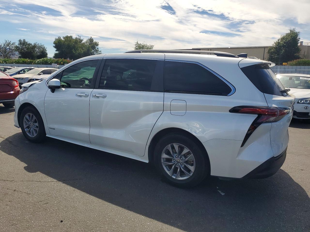 2021 Toyota Sienna Xle White vin: 5TDYRKEC6MS042280