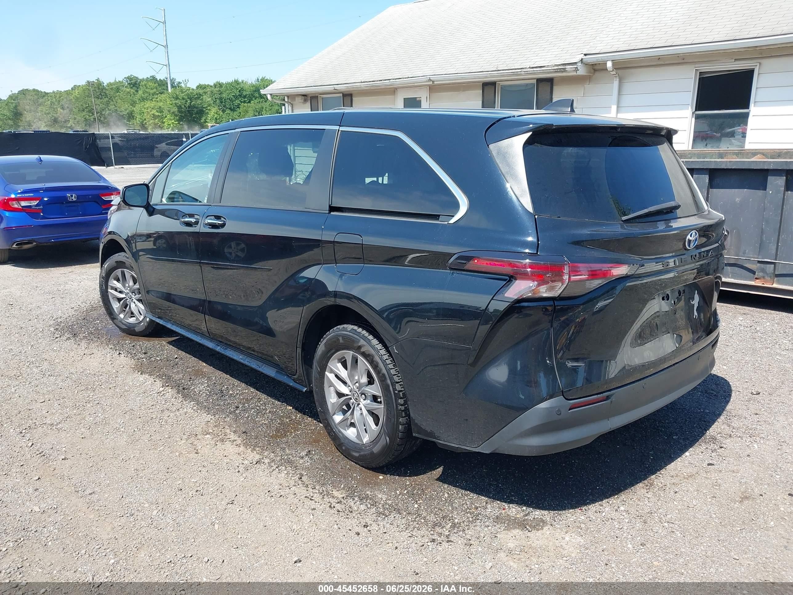 2022 Toyota Sienna Xle Black vin: 5TDYRKEC6NS131462