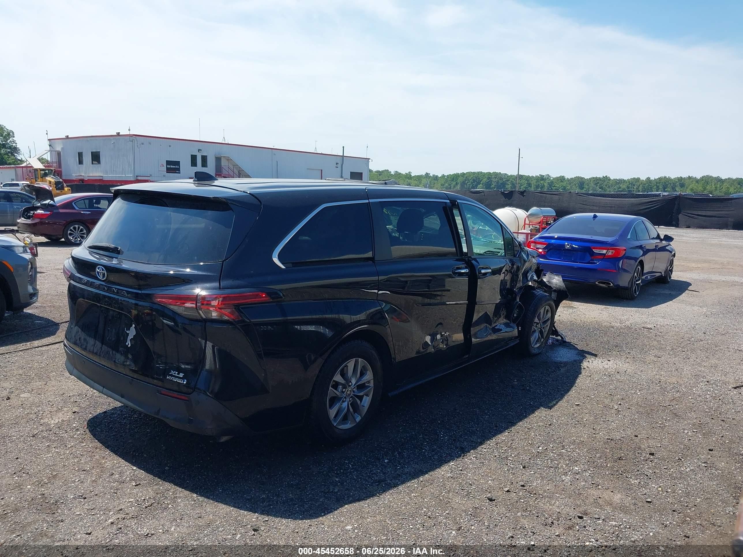 2022 Toyota Sienna Xle Black vin: 5TDYRKEC6NS131462