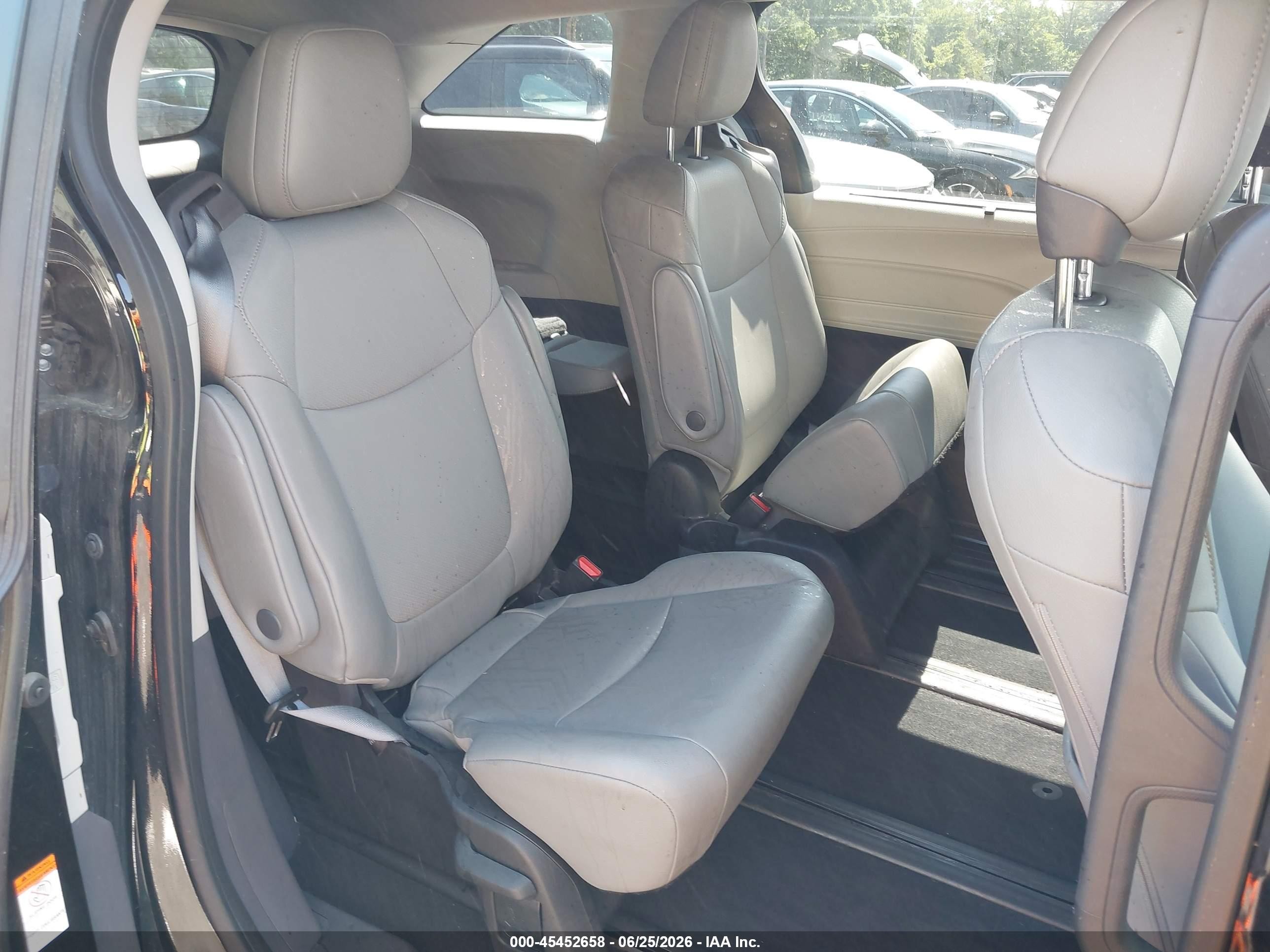 2022 Toyota Sienna Xle Black vin: 5TDYRKEC6NS131462