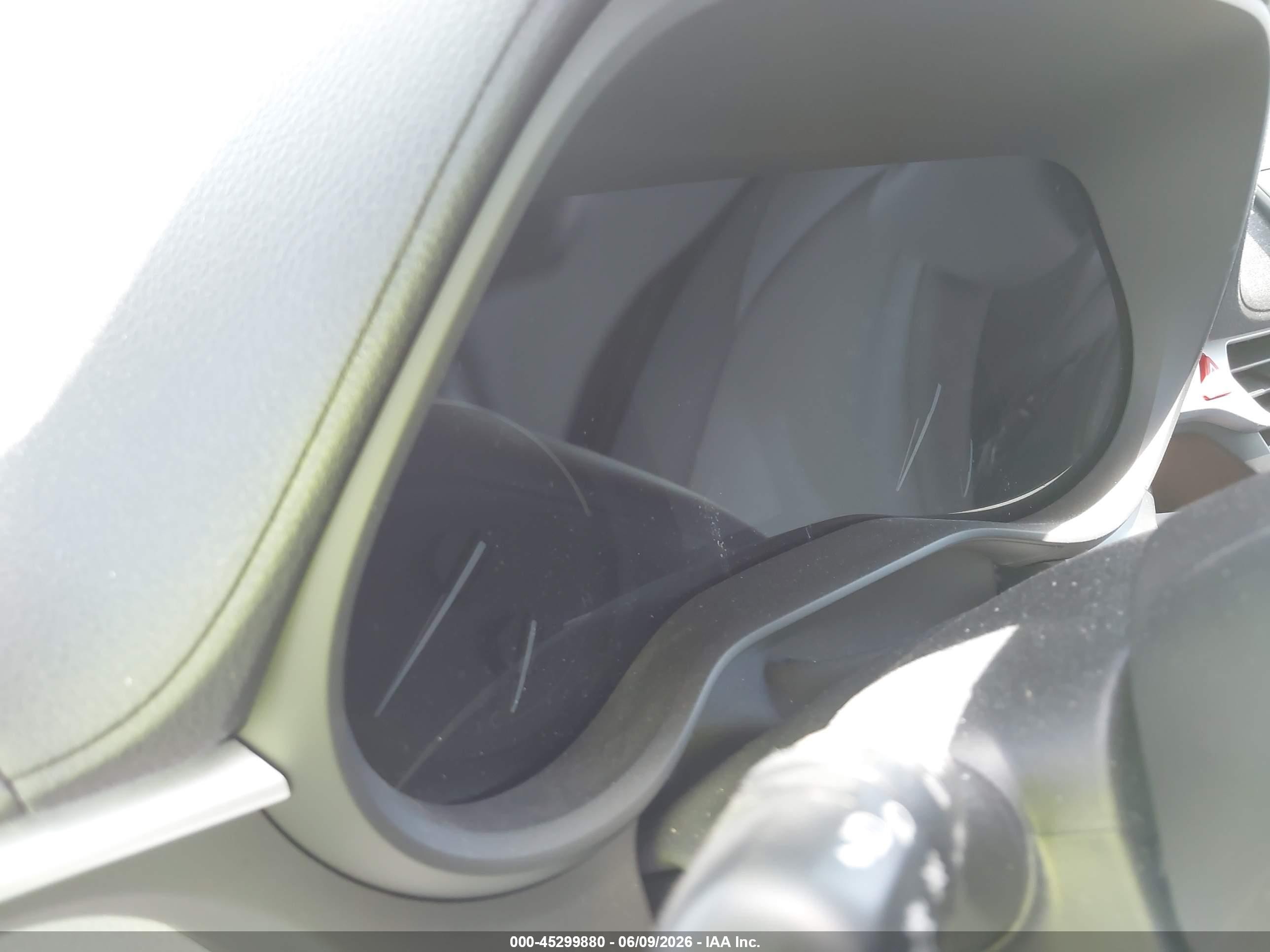 2024 Toyota Sienna Xle Silver vin: 5TDYRKEC7RS218860