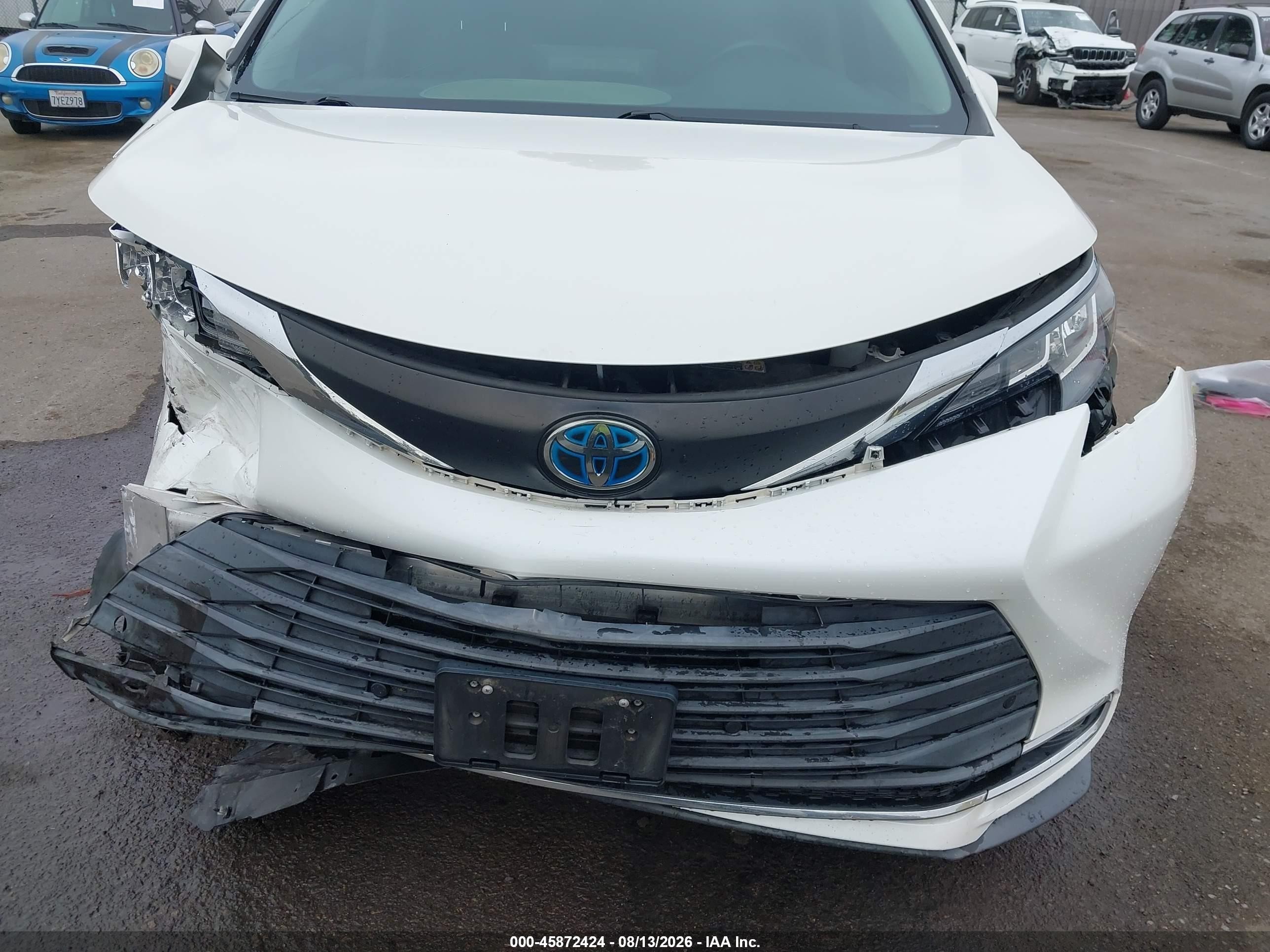 2021 Toyota Sienna Xle White vin: 5TDYRKEC8MS007899