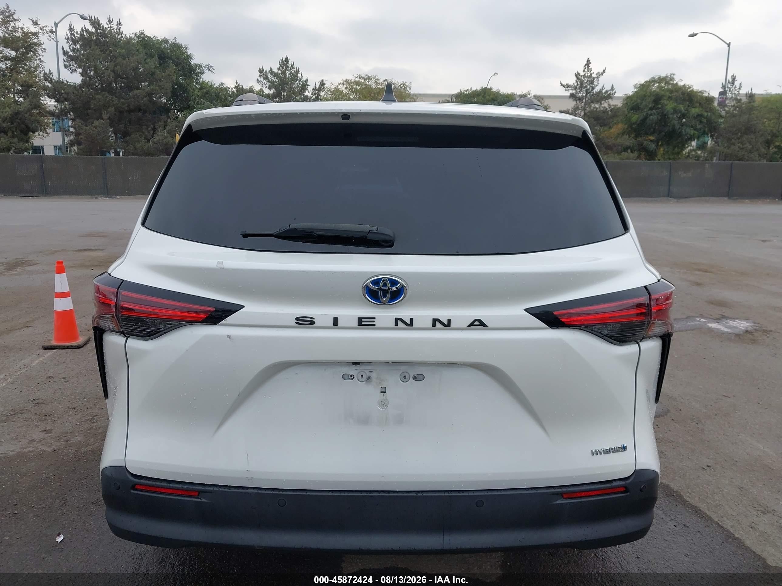 2021 Toyota Sienna Xle White vin: 5TDYRKEC8MS007899