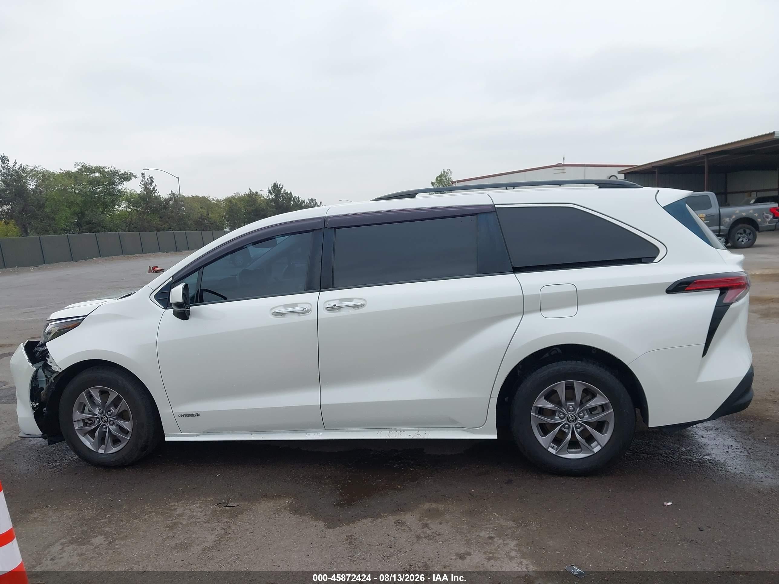 2021 Toyota Sienna Xle White vin: 5TDYRKEC8MS007899