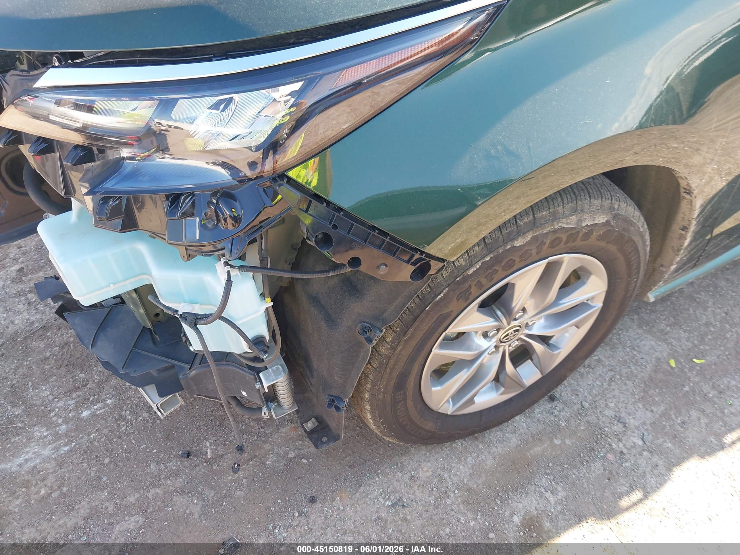 2024 Toyota Sienna Xle Green vin: 5TDYRKEC8RS213196