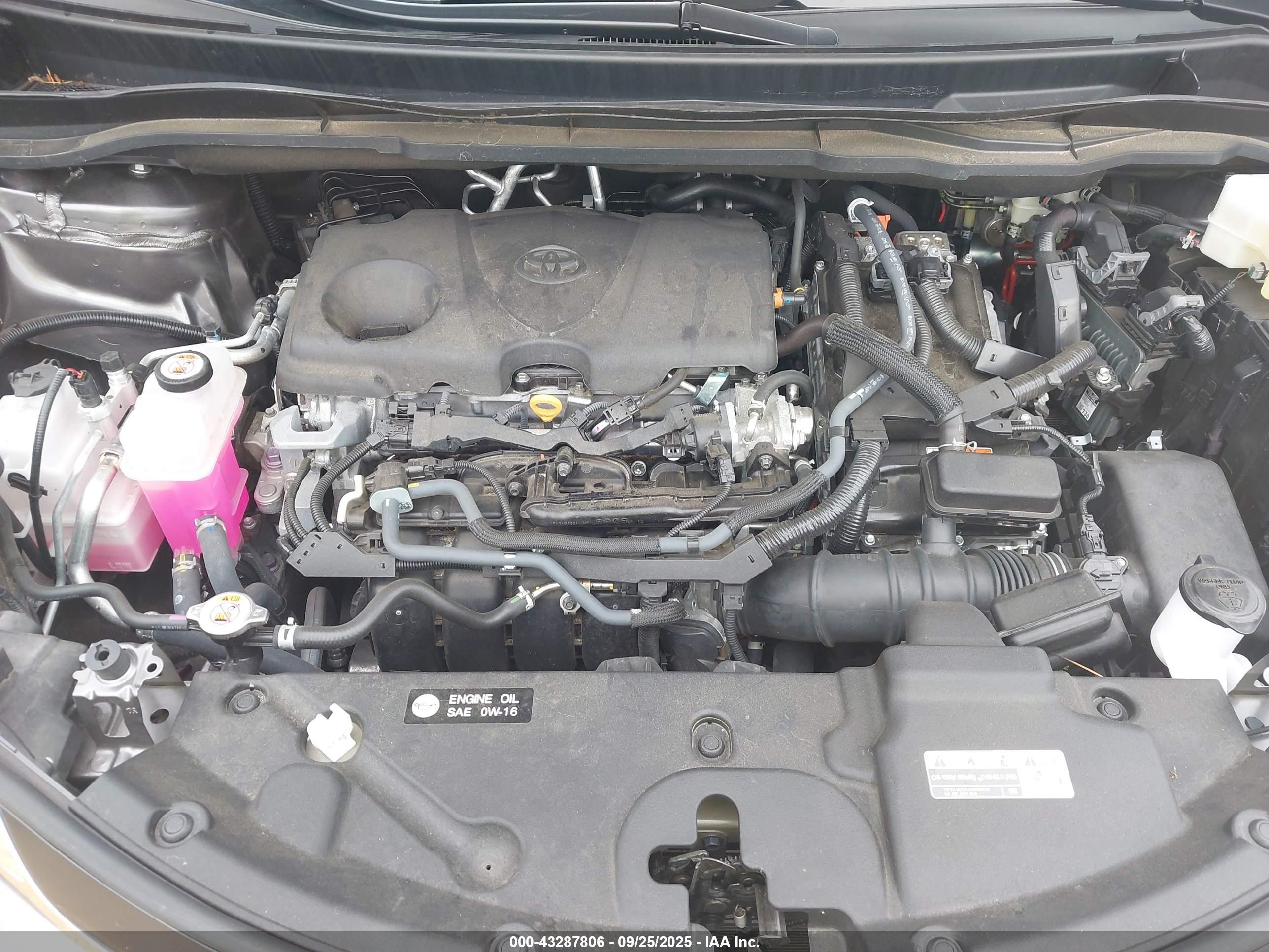 2024 Toyota Sienna Xle Gray vin: 5TDYRKEC8RS215823