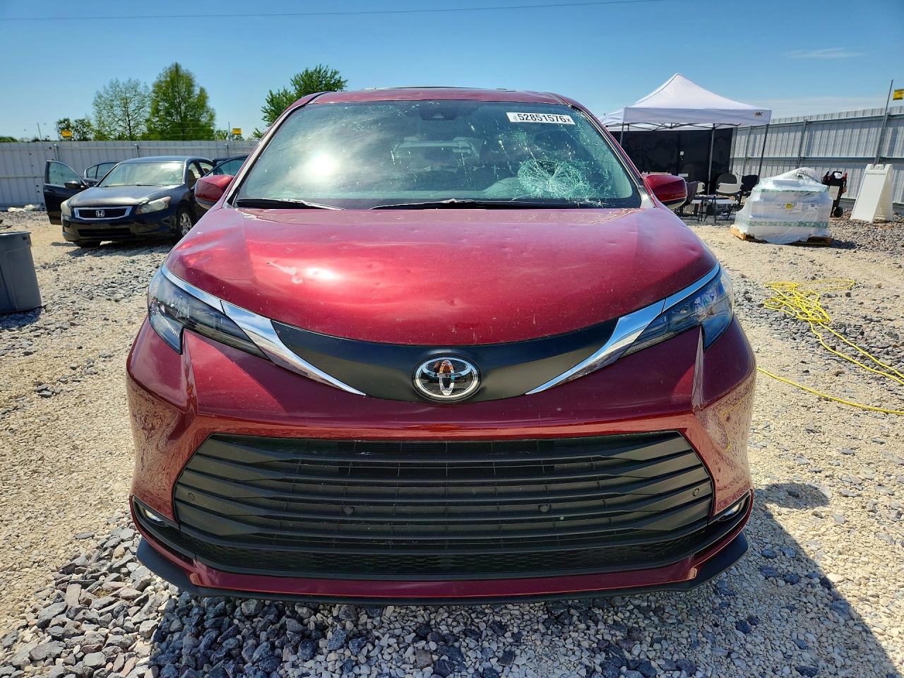 2026 Toyota Sienna Xle 8-passenger Burgundy vin: 5TDYRKEC9TS297925