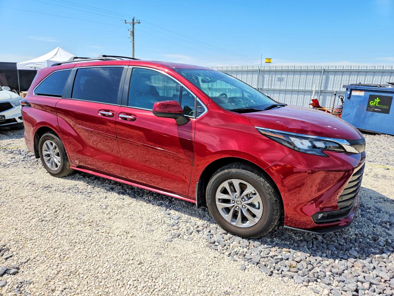 2026 Toyota Sienna Xle 8-passenger Burgundy vin: 5TDYRKEC9TS297925
