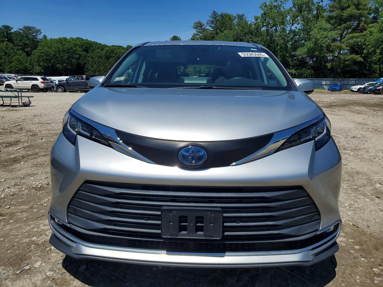 2021 Toyota Sienna Xle Серебряный vin: 5TDYSKFC2MS022076