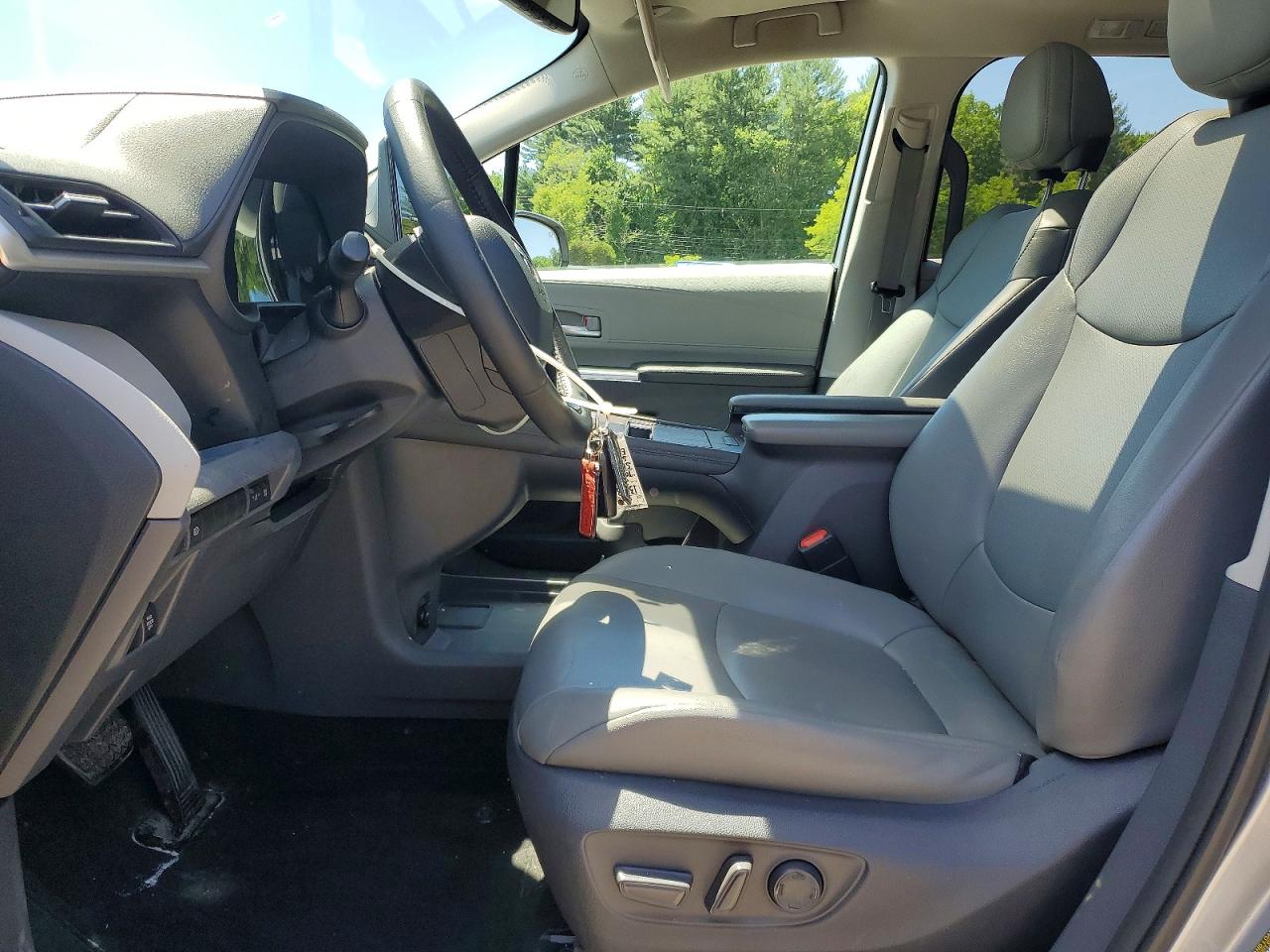2021 Toyota Sienna Xle Серебряный vin: 5TDYSKFC2MS022076