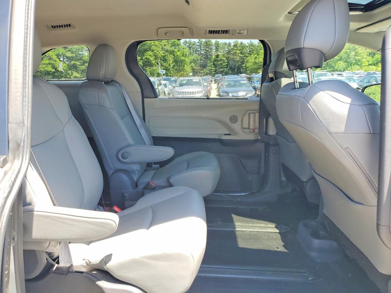2021 Toyota Sienna Xle Серебряный vin: 5TDYSKFC2MS022076