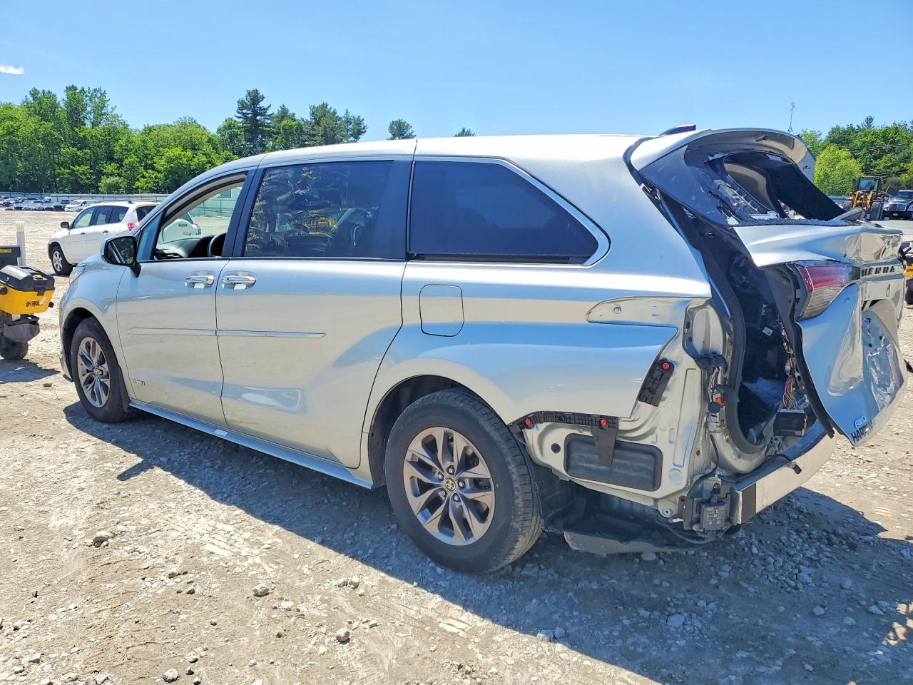2021 Toyota Sienna Xle Серебряный vin: 5TDYSKFC2MS022076