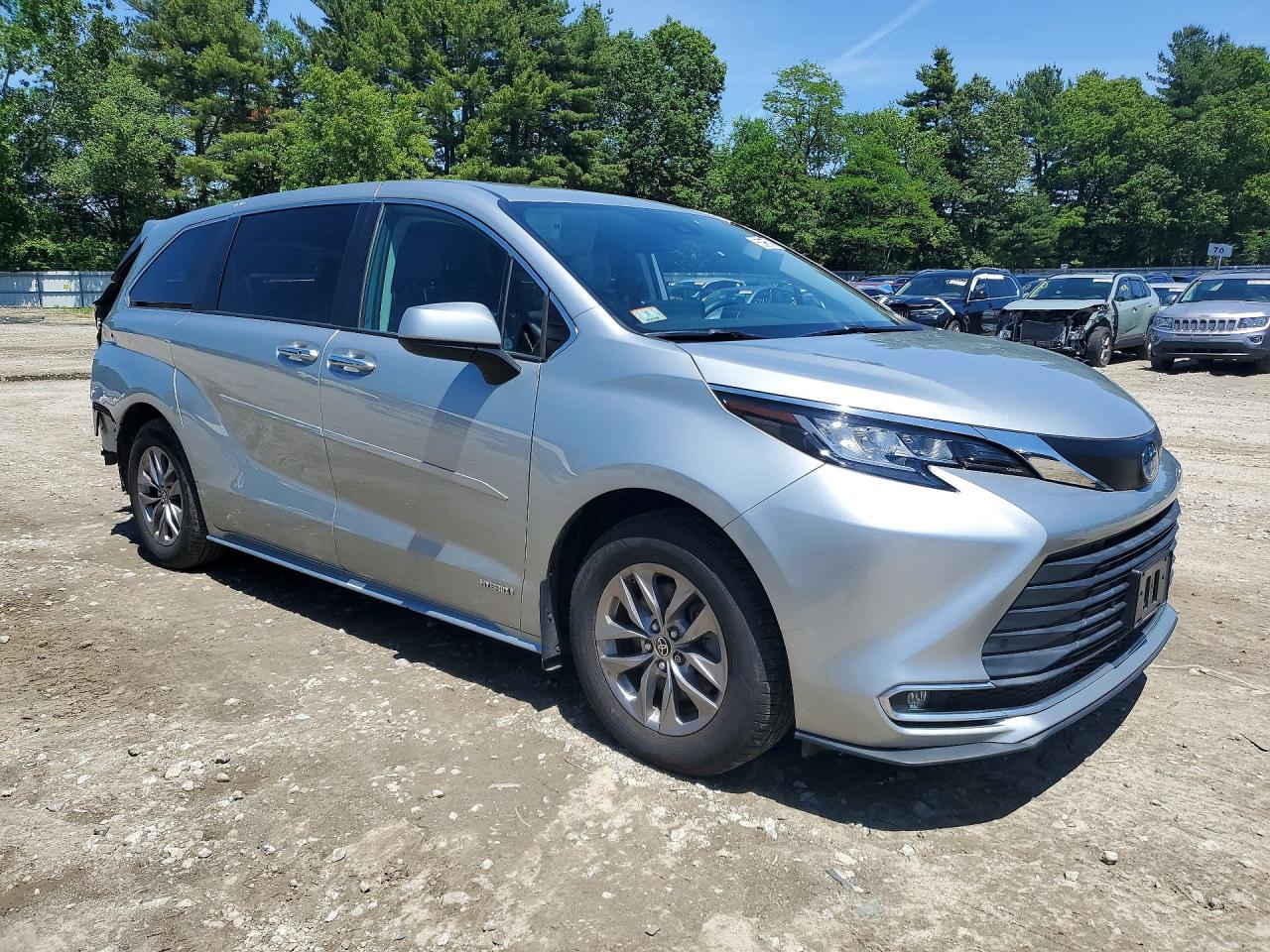 2021 Toyota Sienna Xle Серебряный vin: 5TDYSKFC2MS022076