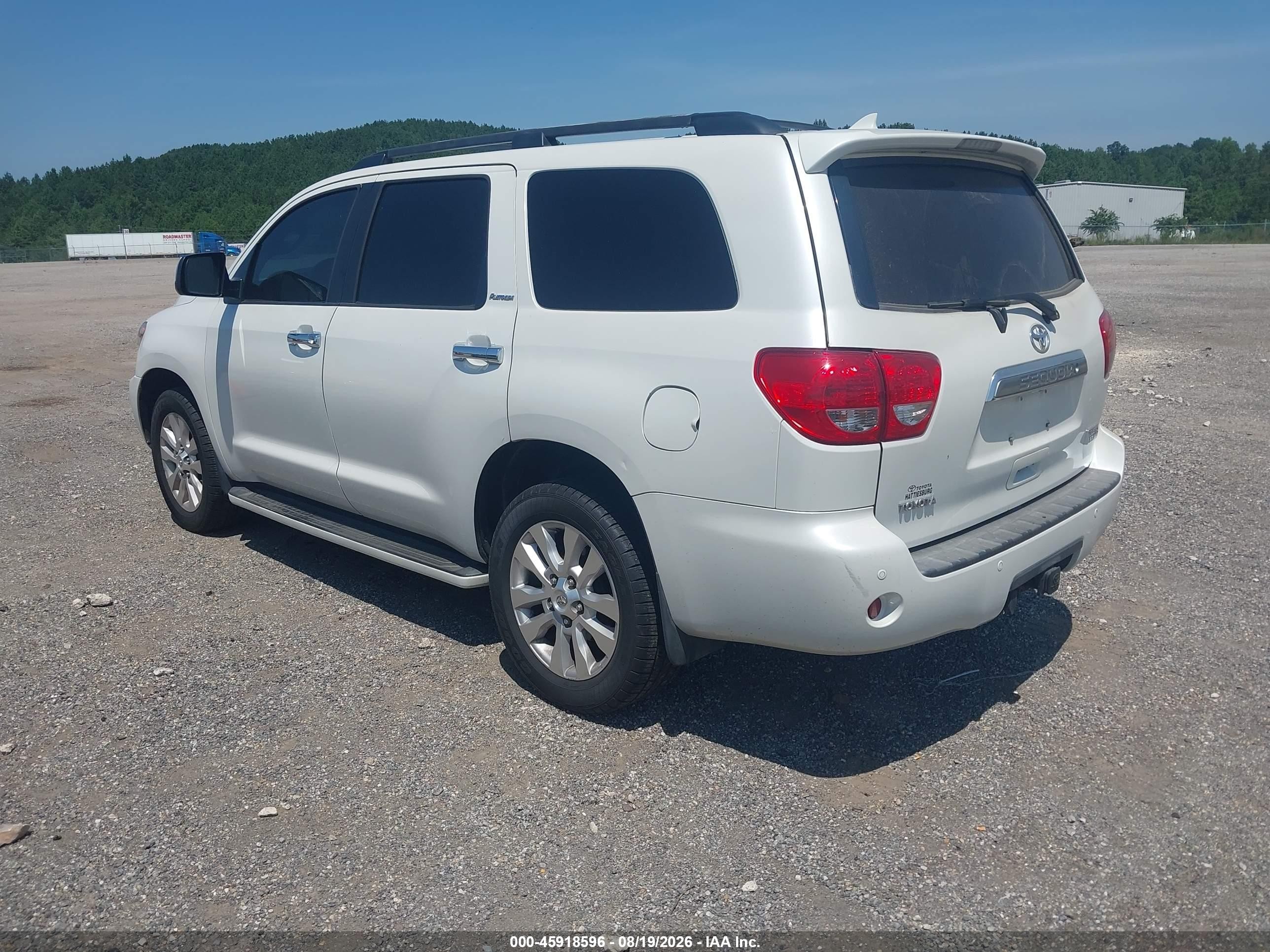 2010 Toyota Sequoia Platinum 5.7l V8 White vin: 5TDYY5G12AS028064