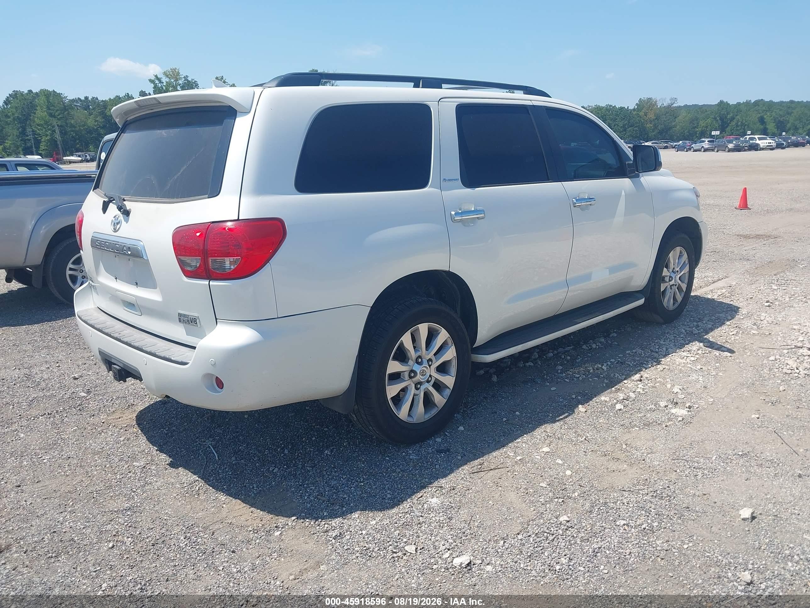 2010 Toyota Sequoia Platinum 5.7l V8 White vin: 5TDYY5G12AS028064
