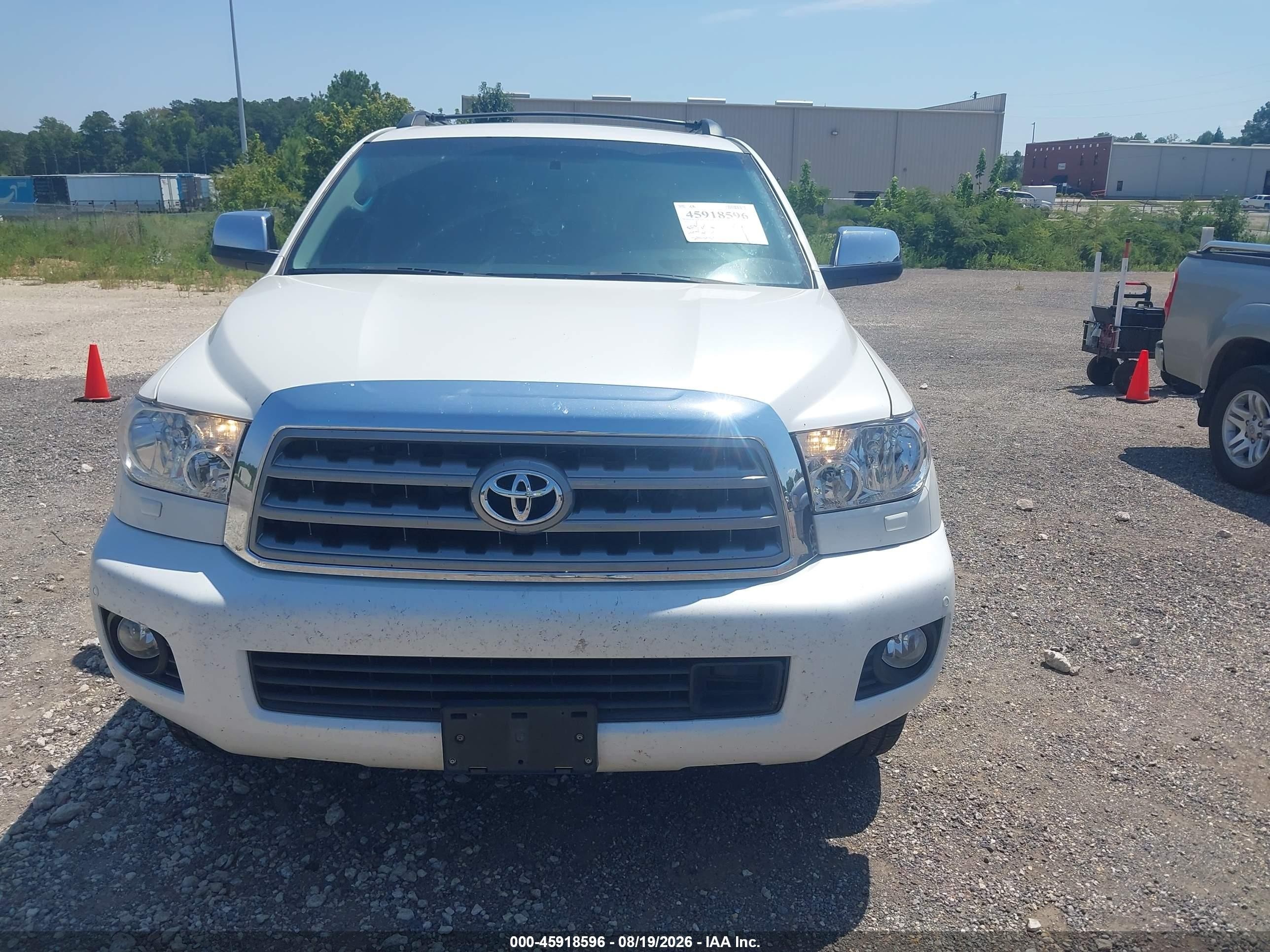 2010 Toyota Sequoia Platinum 5.7l V8 White vin: 5TDYY5G12AS028064