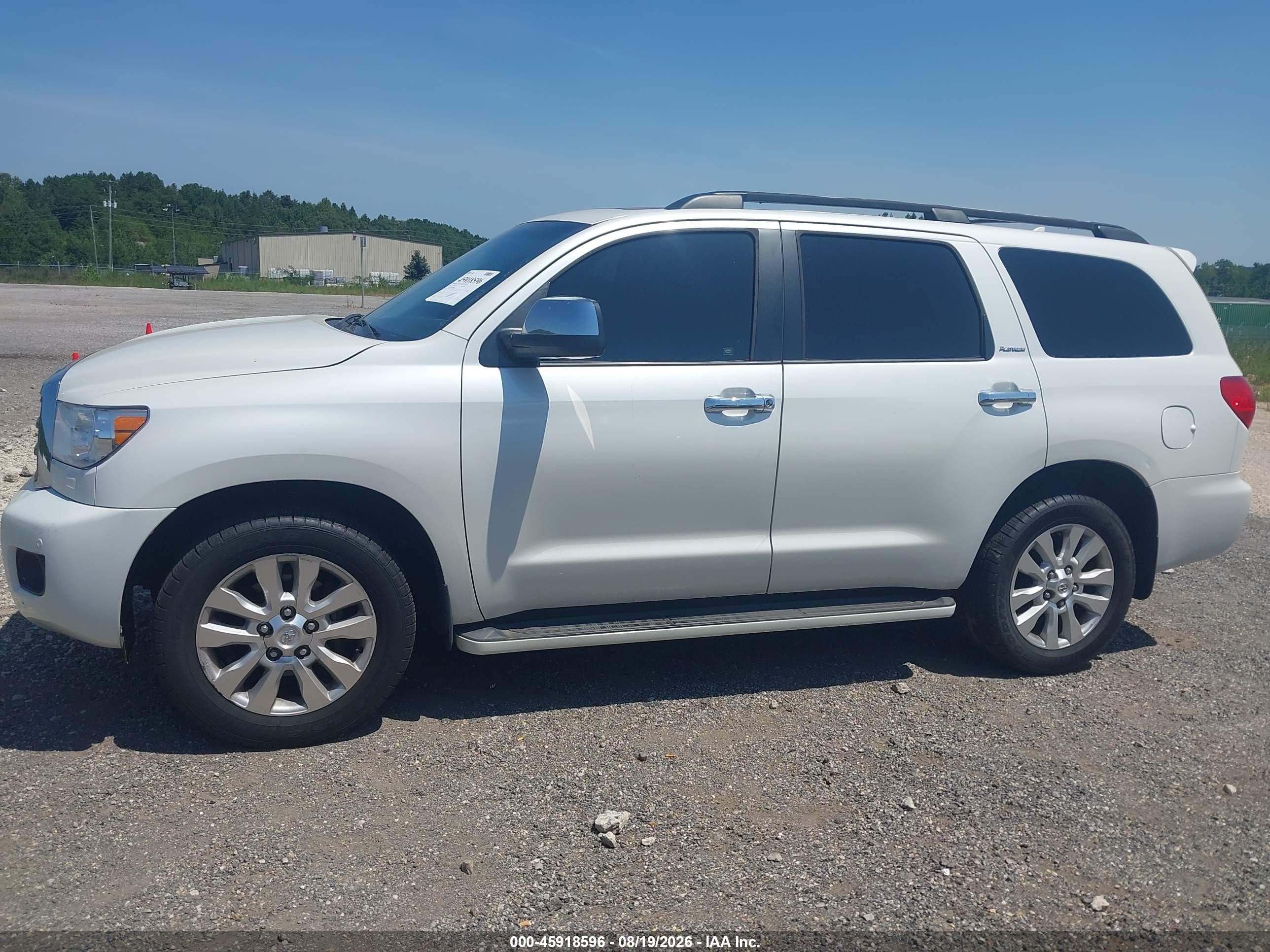 2010 Toyota Sequoia Platinum 5.7l V8 White vin: 5TDYY5G12AS028064