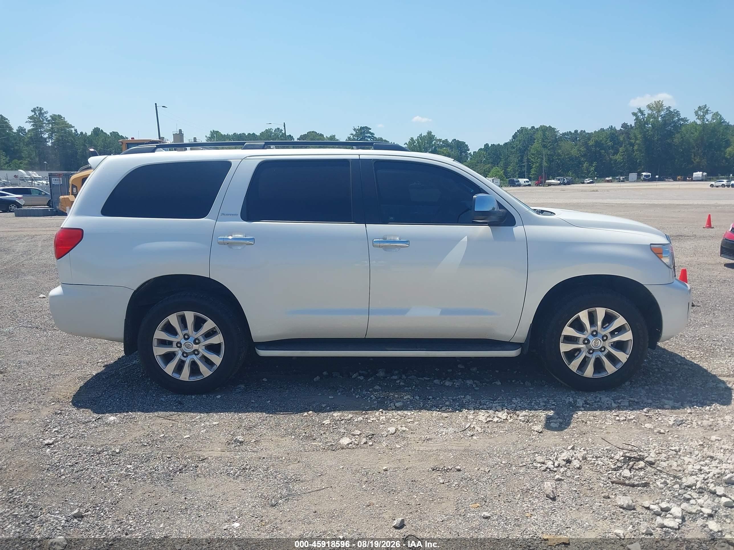 2010 Toyota Sequoia Platinum 5.7l V8 White vin: 5TDYY5G12AS028064