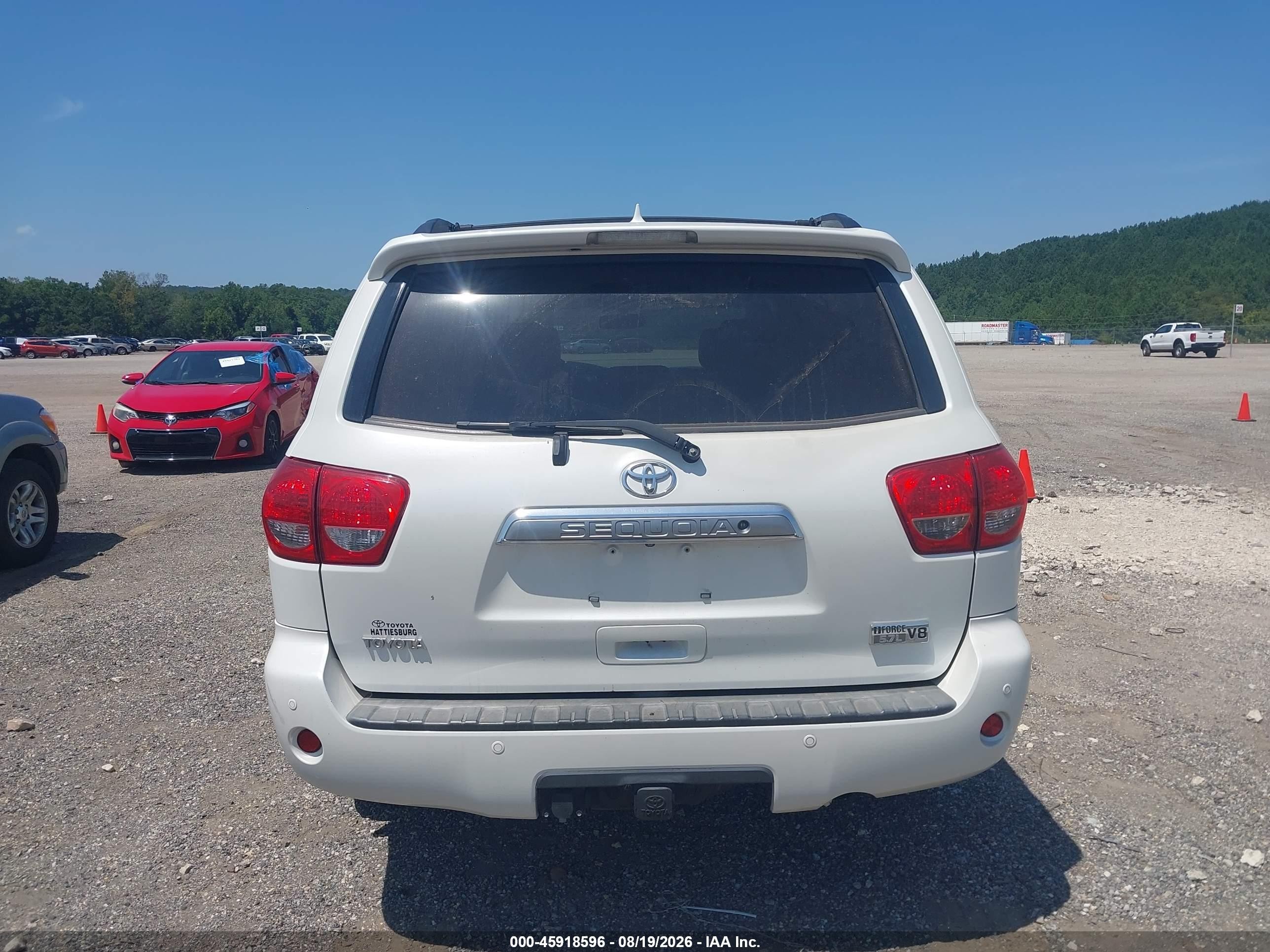 2010 Toyota Sequoia Platinum 5.7l V8 White vin: 5TDYY5G12AS028064