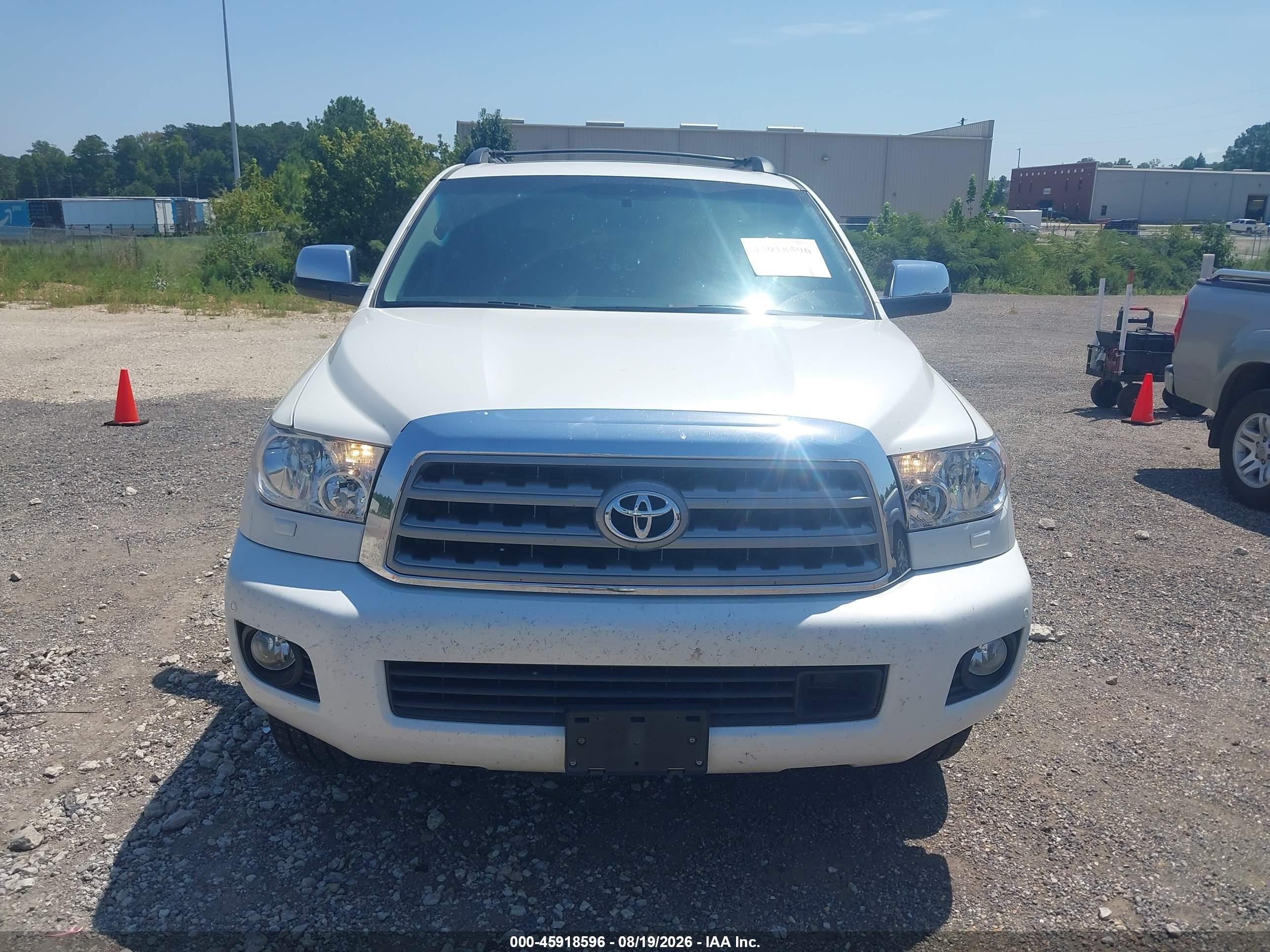 2010 Toyota Sequoia Platinum 5.7l V8 White vin: 5TDYY5G12AS028064