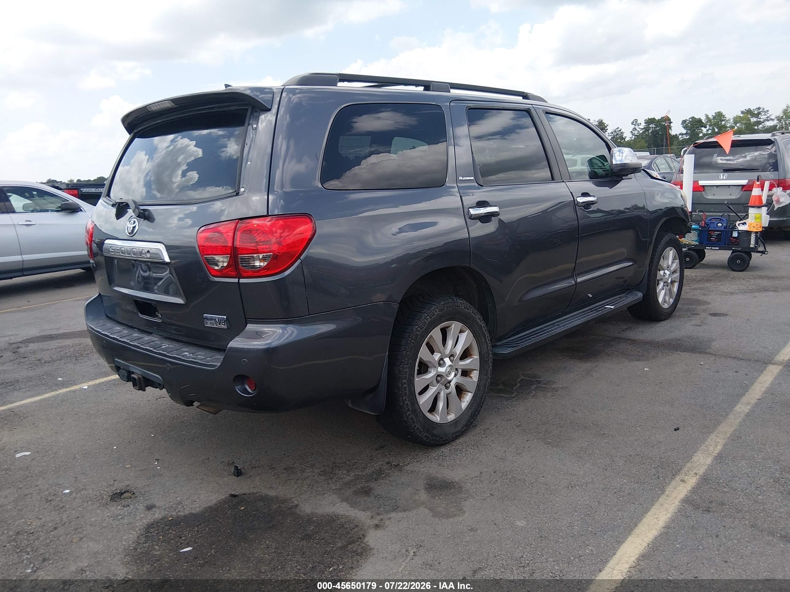 2012 Toyota Sequoia Platinum 5.7l V8 Серый vin: 5TDYY5G12CS037642